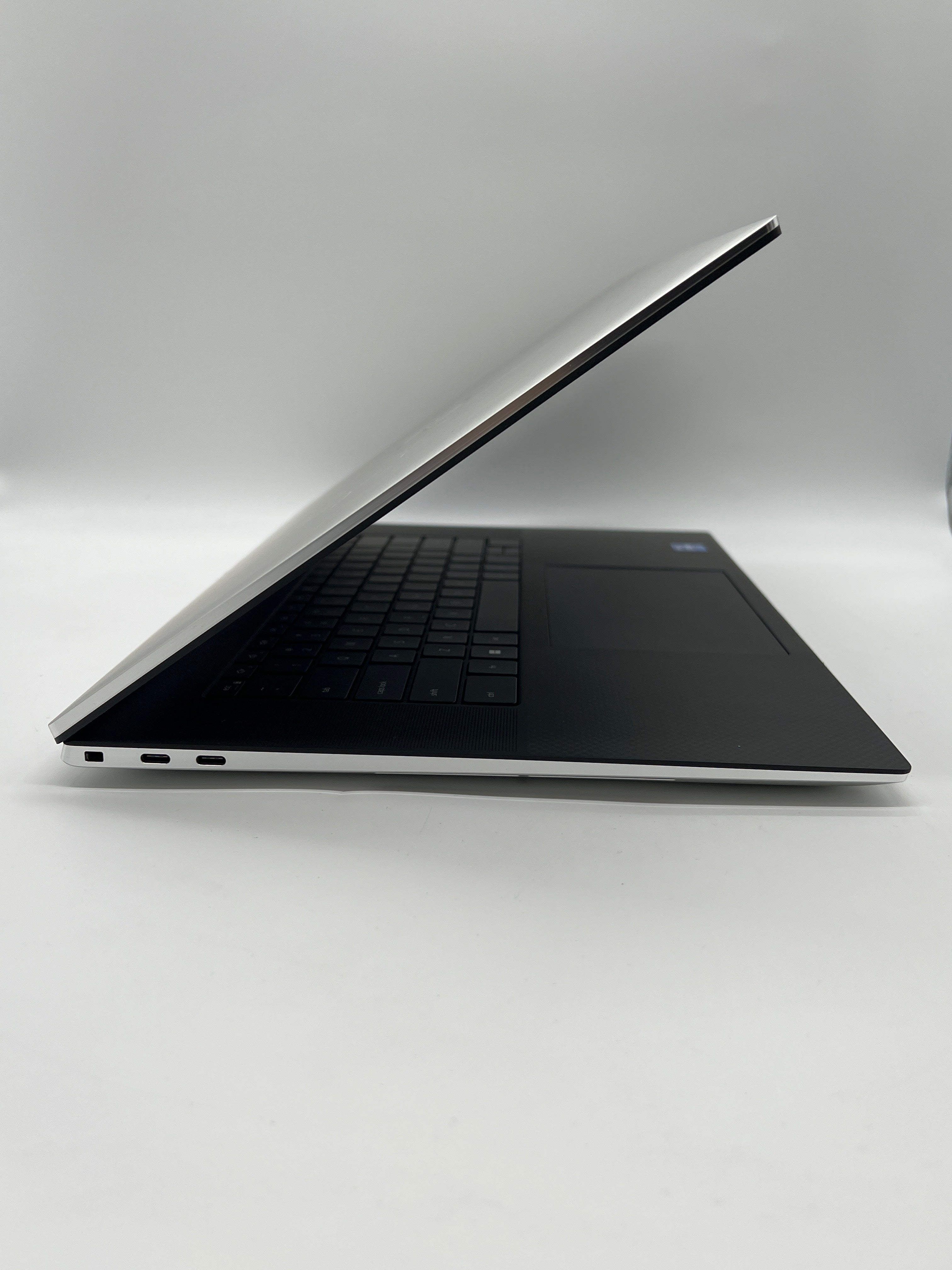 Dell XPS 17 9730 i7-13700H 32GB RAM 1TB SSD RTX 4050