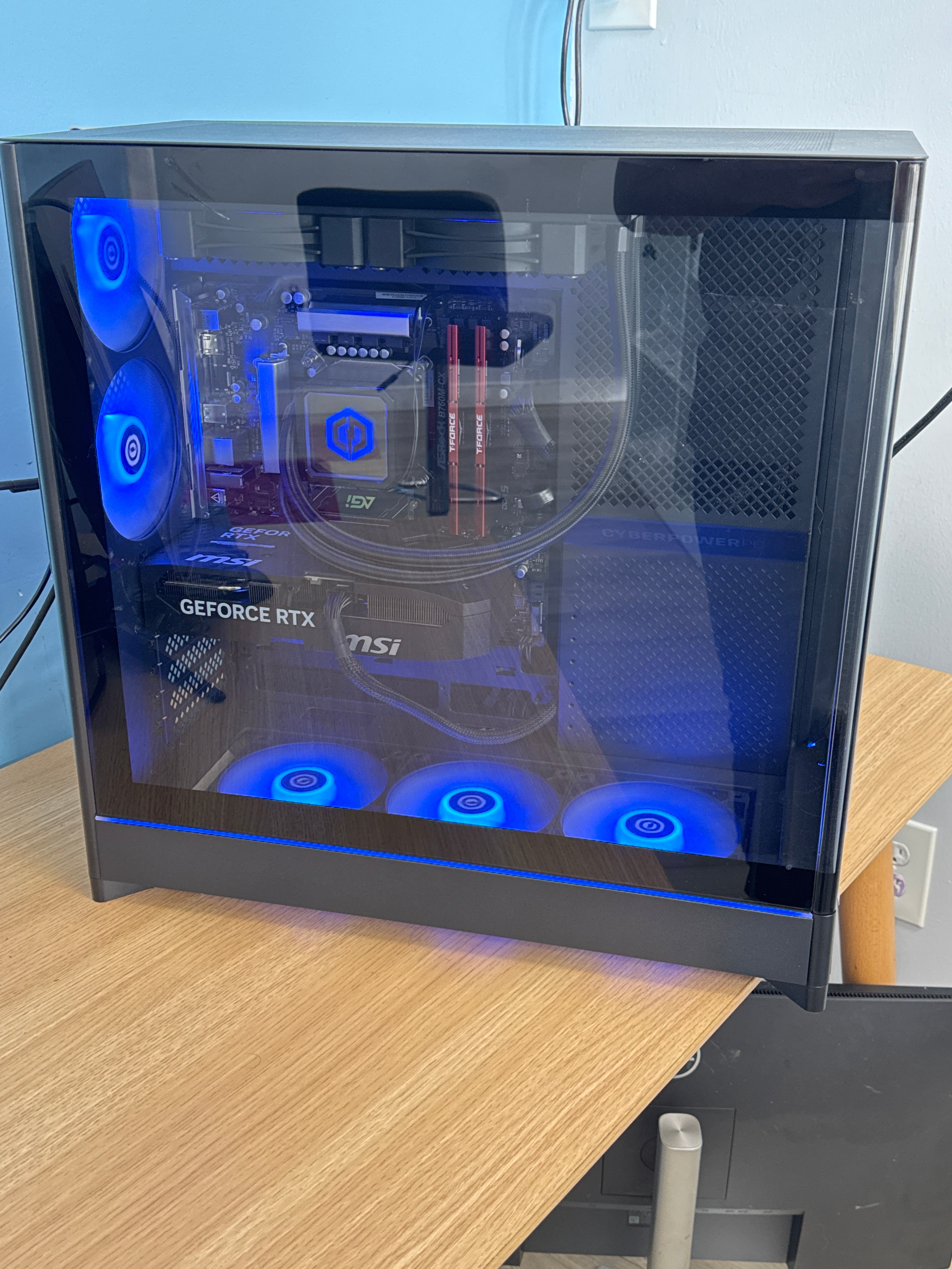 CyberpowerPC C-Series i7-14700F 32GB RAM DDR5 2TB SSD RTX 5070 - Used