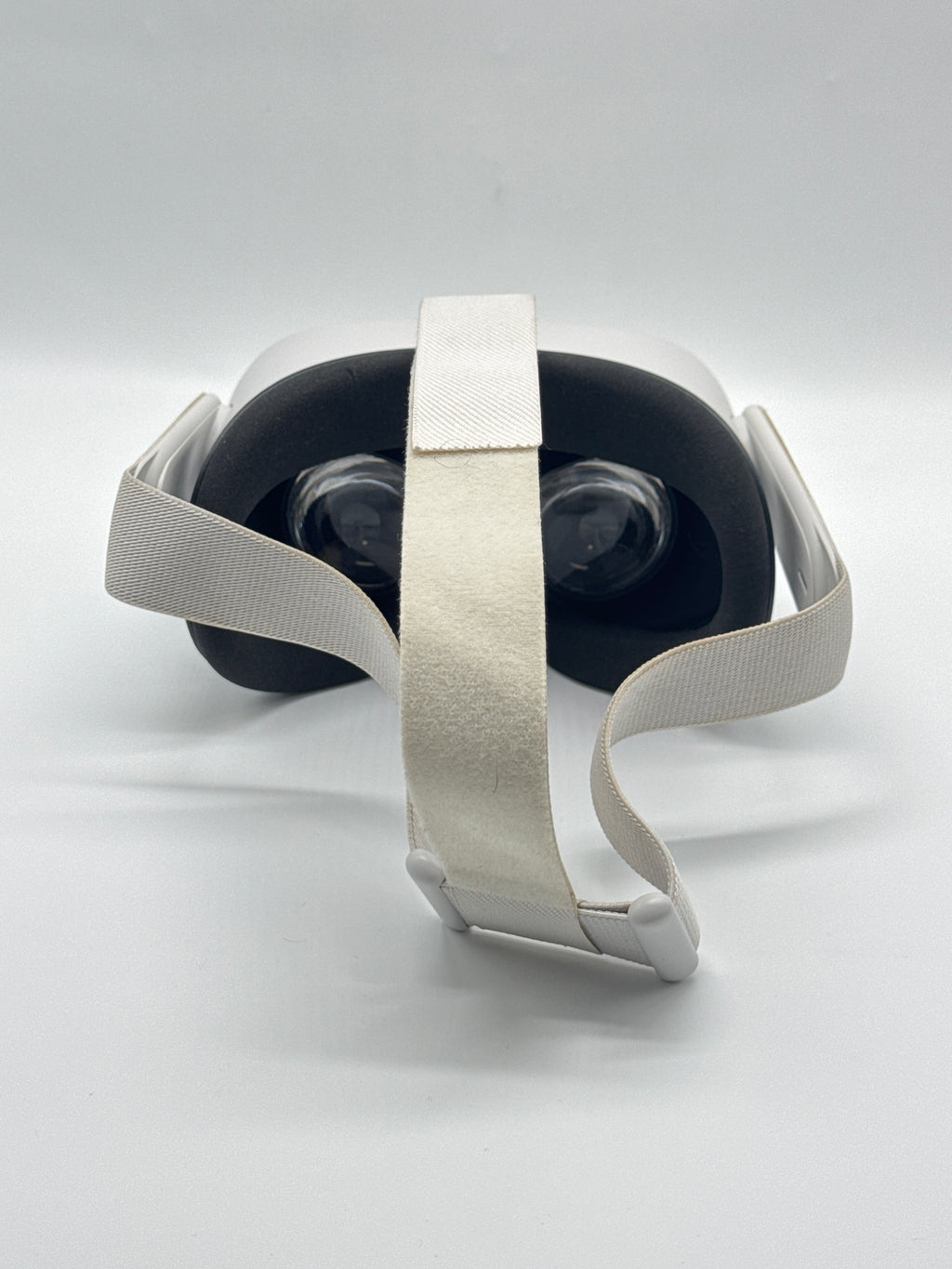 Meta Quest 2 64GB Standalone All-in-One VR Headset White - Used