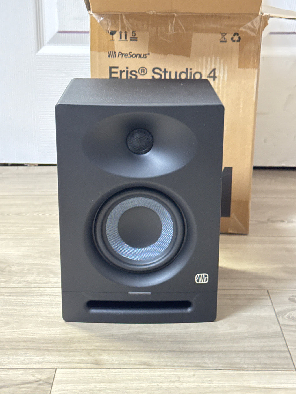PreSonus Eris Studio 4 Studio Monitor Speaker Black Wired - Open Box