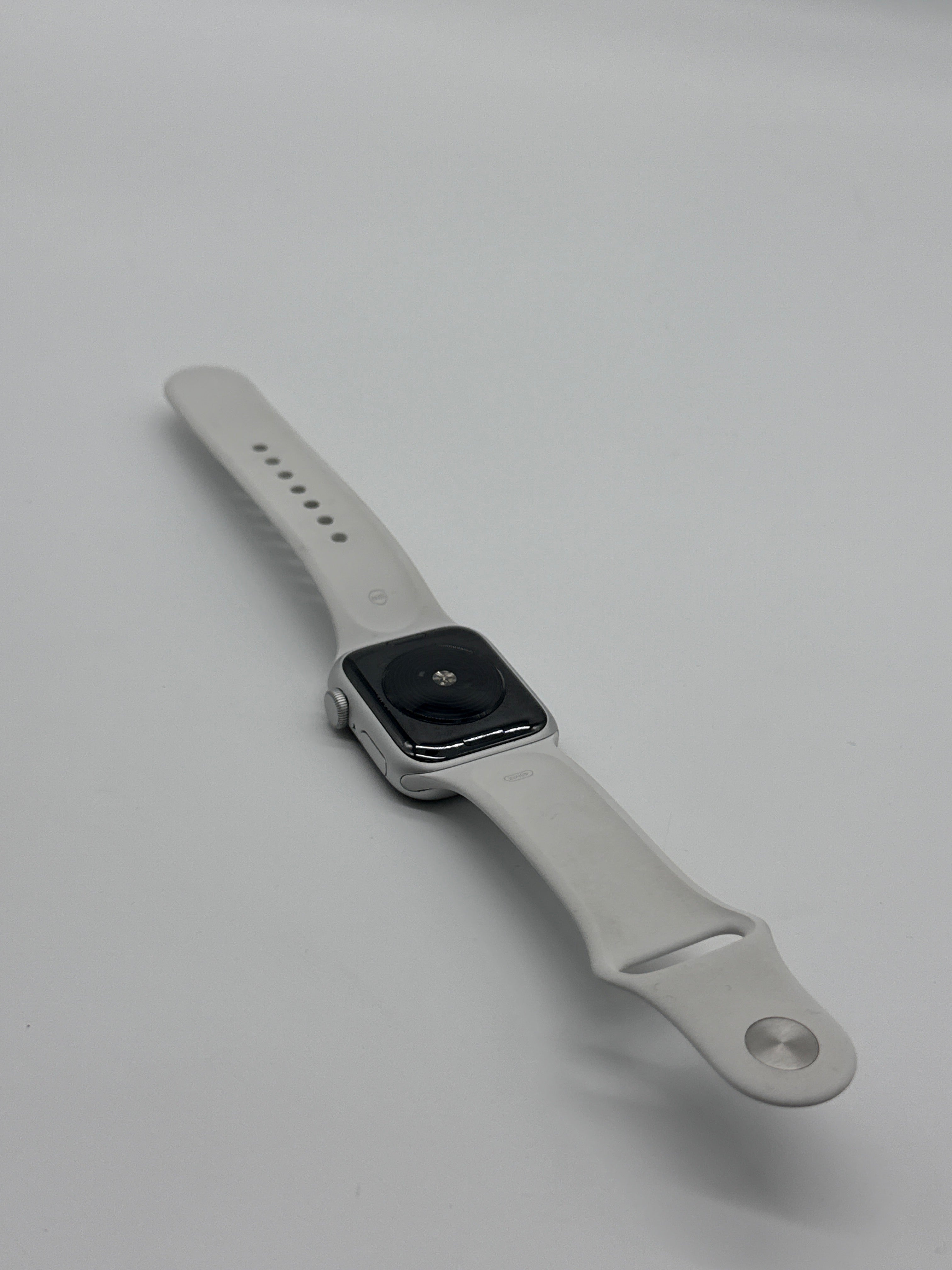 Apple Watch SE 1st Gen 40MM GPS Silver A2351 with White Sport Band