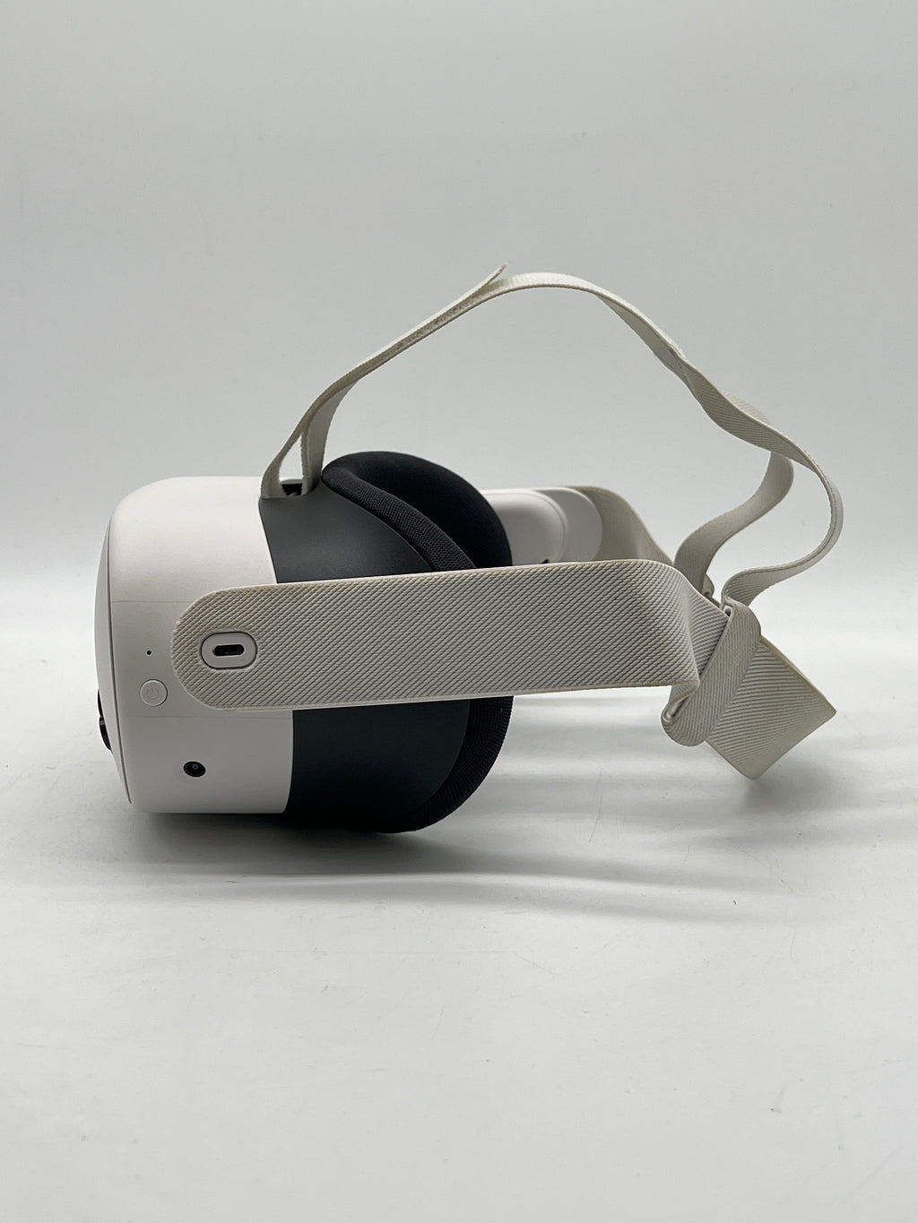 Meta Quest 3s 128GB Standalone VR Headset White - Remotely Managed