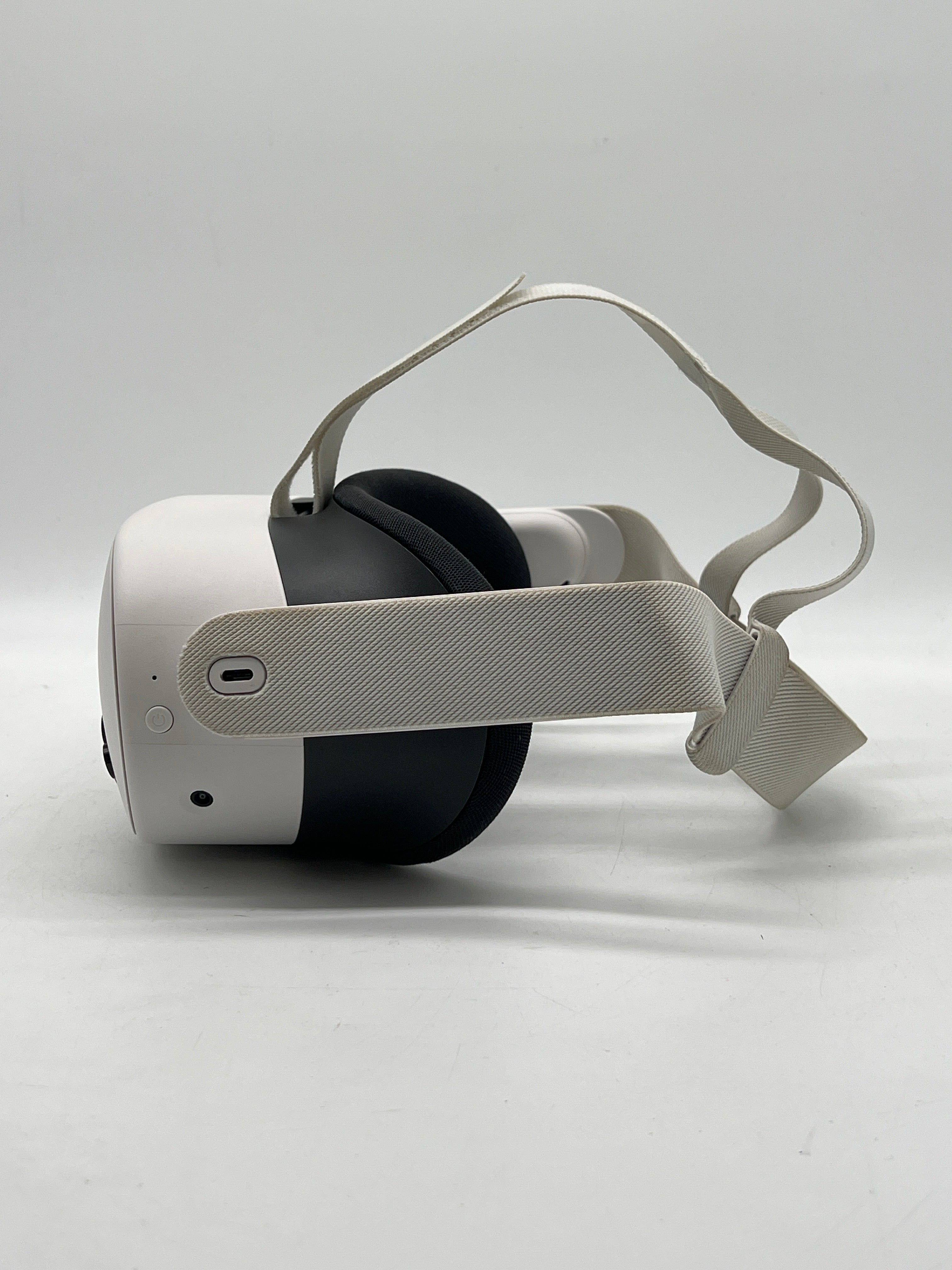 Meta Quest 3s 128GB Standalone VR Headset White - Remotely Managed