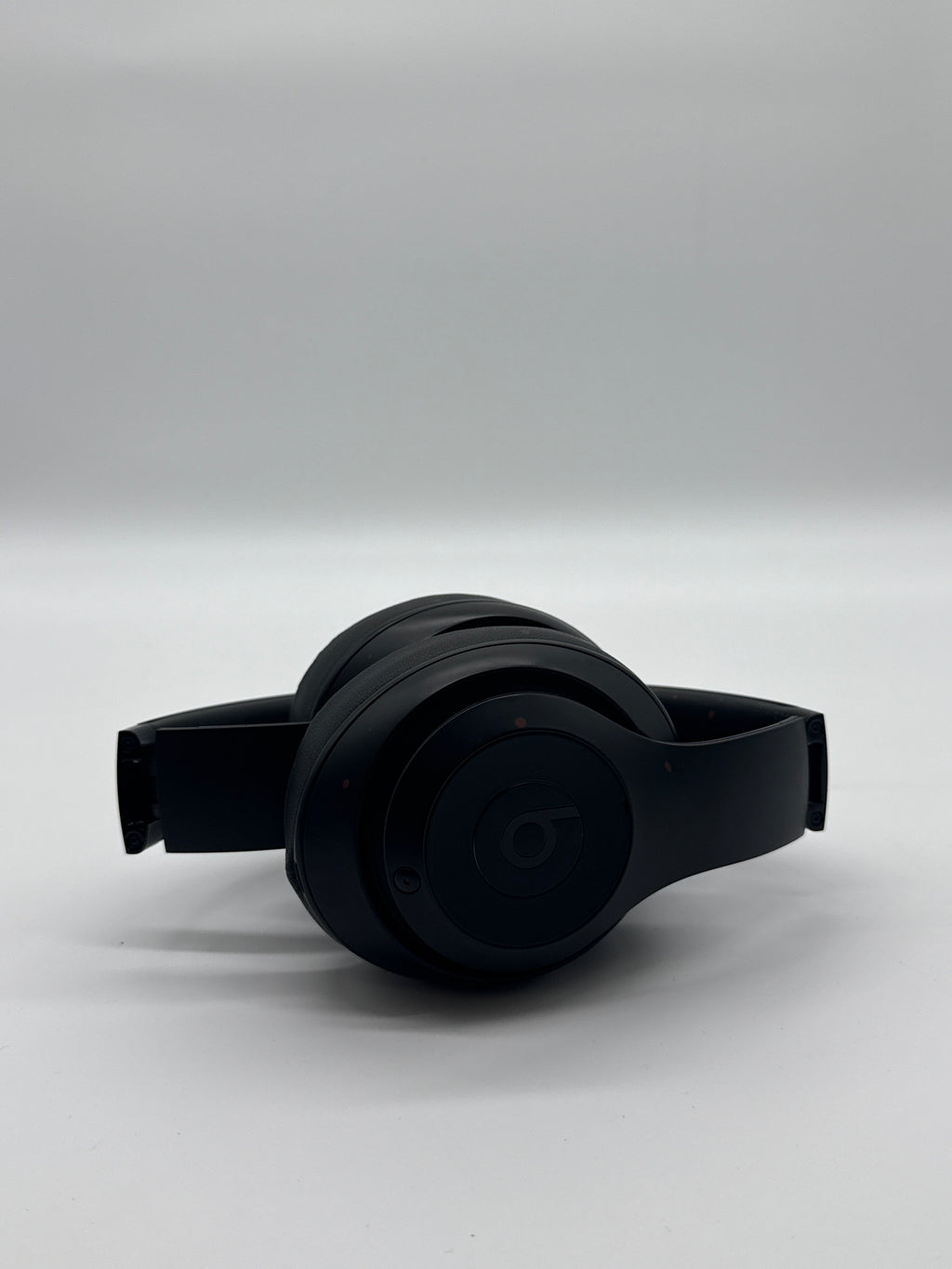 Beats Studio 3 Black Wireless Over-Ear Bluetooth Headphones Used