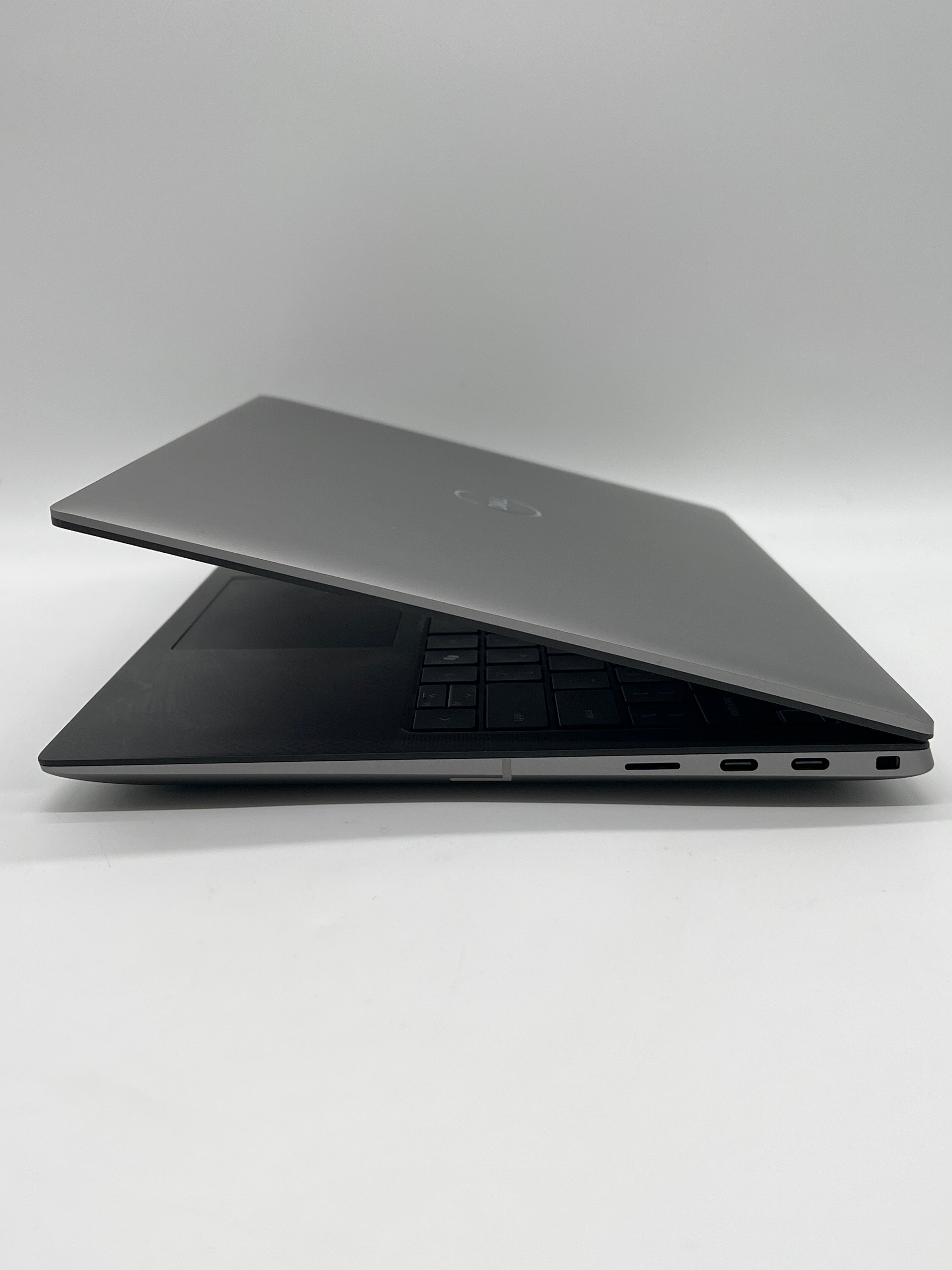 Dell Precision 5490 Ultra 7 32GB RAM 512GB SSD Nvidia RTX 1000