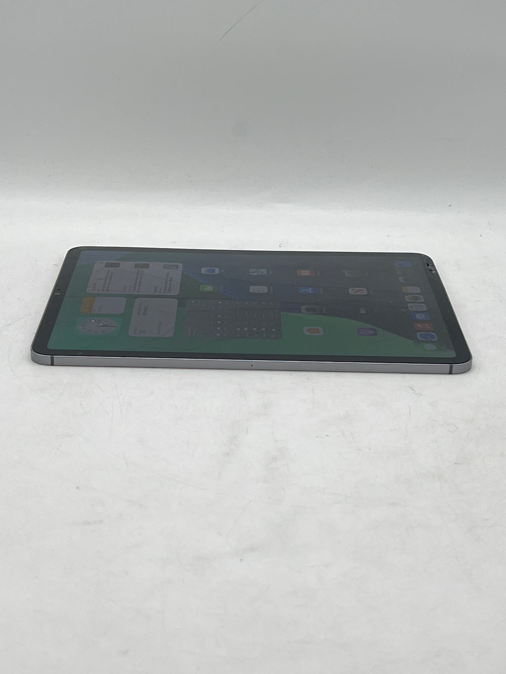 Apple iPad Pro 11" 4th Gen A2435 128GB Wi-Fi + 5G - Cracked Screen