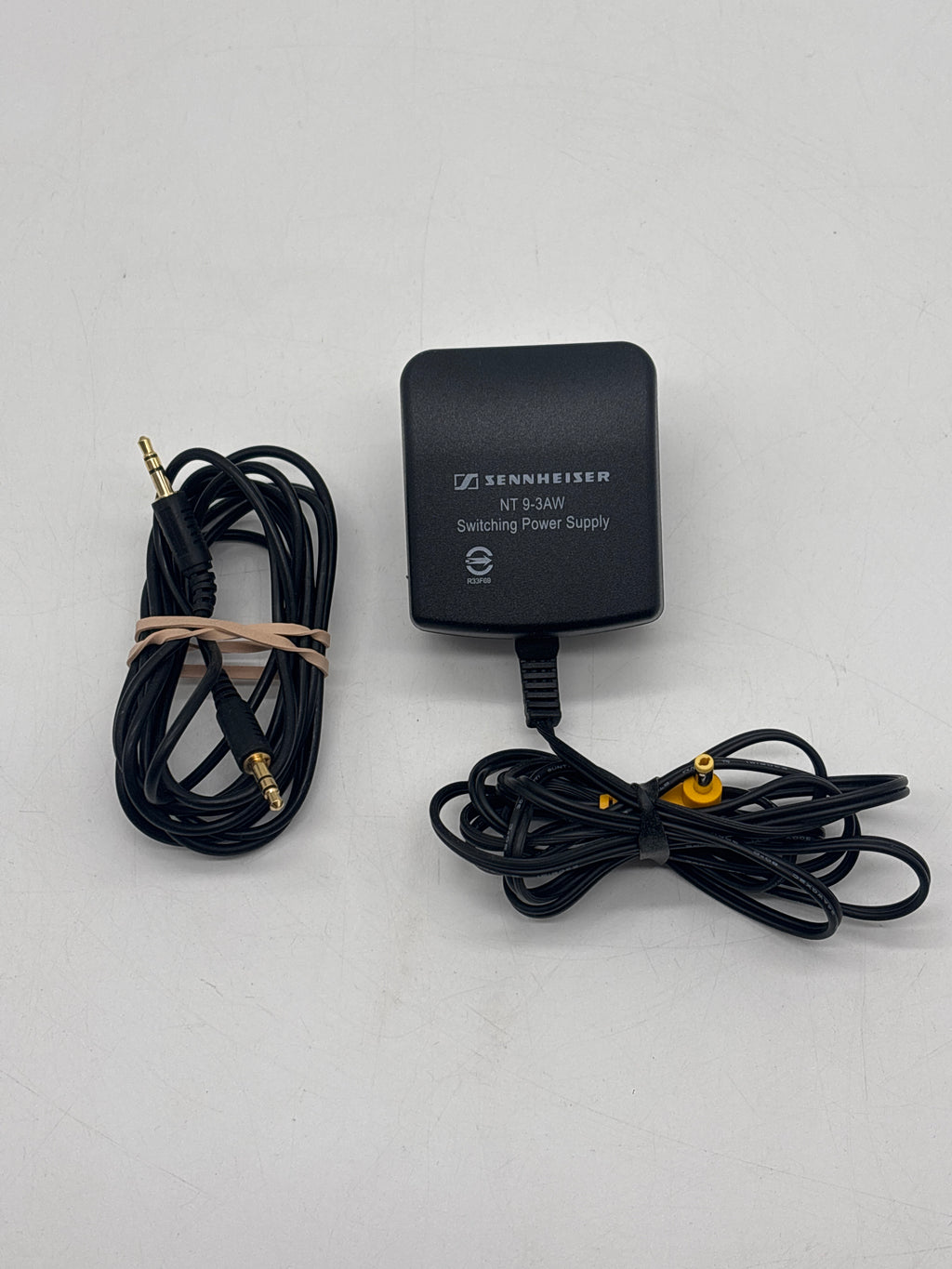 Sennheiser HDR 175 Headphones w/ TR 175 Charging Stand