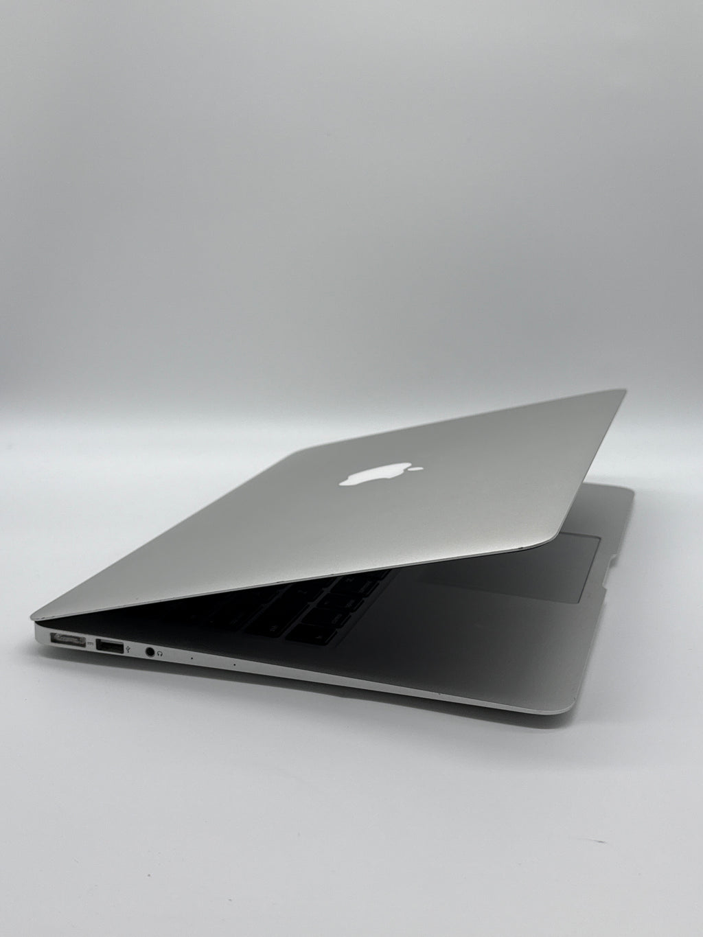 Apple MacBook Air 13" A1466 2017 Intel i5 8GB RAM 128GB SSD Silver
