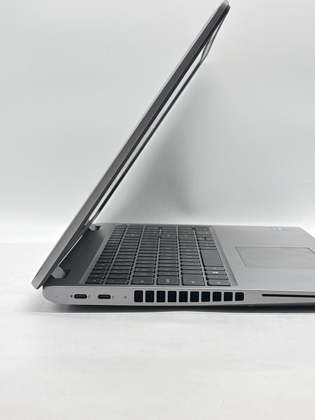 Dell Latitude 5540 15.6" i7-1355U 16GB RAM 512GB SSD Gray - Used