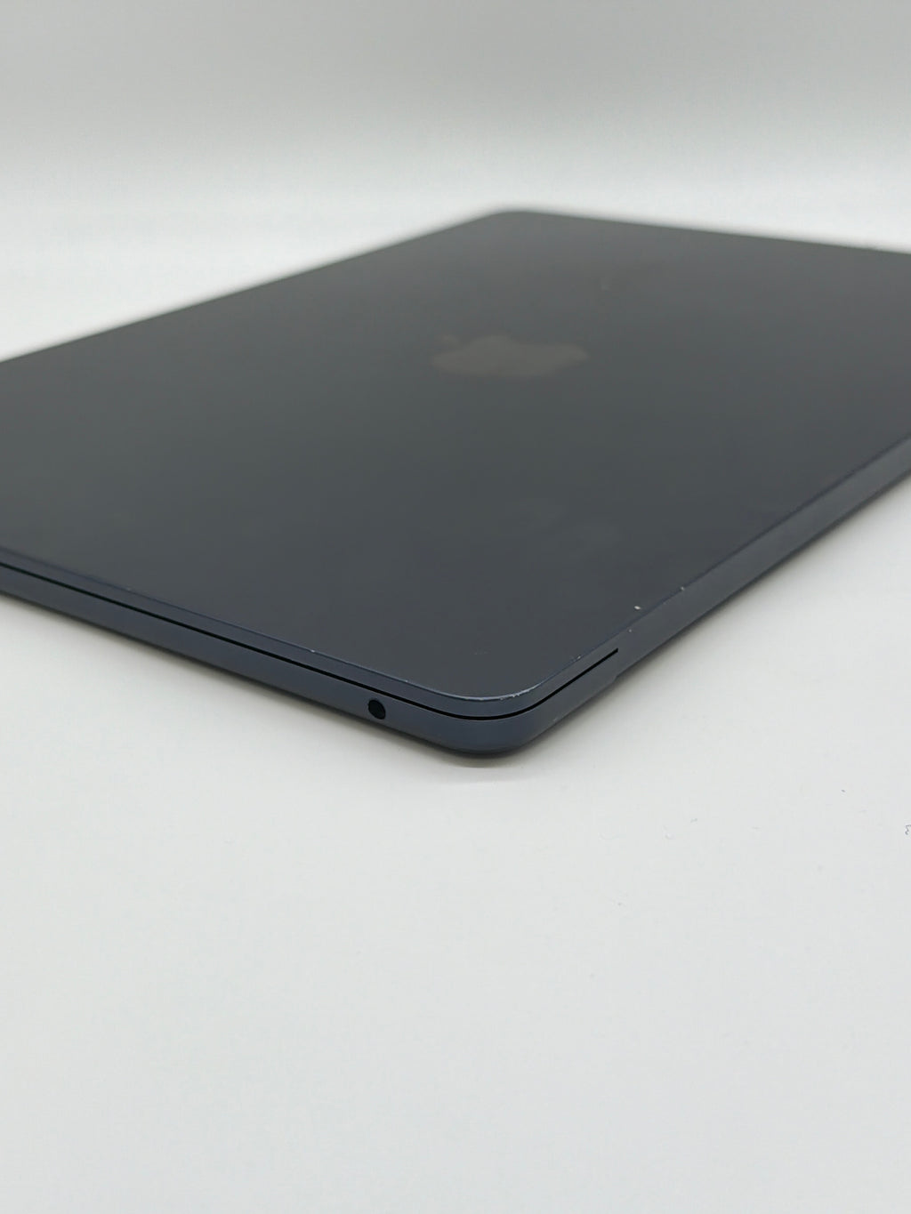 Apple MacBook Air 13" M2 A2681 2022 Midnight 8GB RAM 256GB SSD