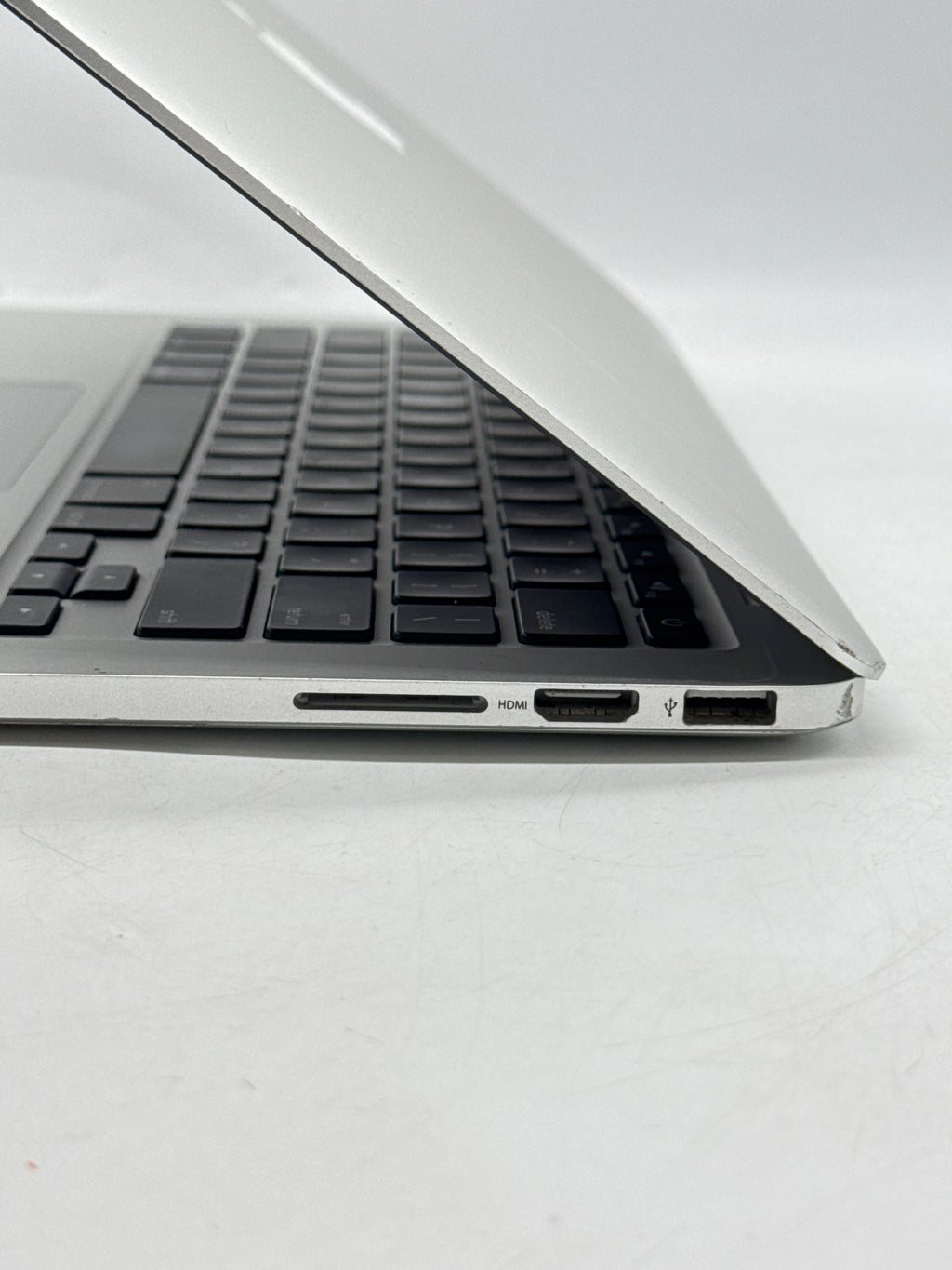 Apple MacBook Pro 13in Retina 2015 Core i5 5257U 8GB RAM 128GB Read