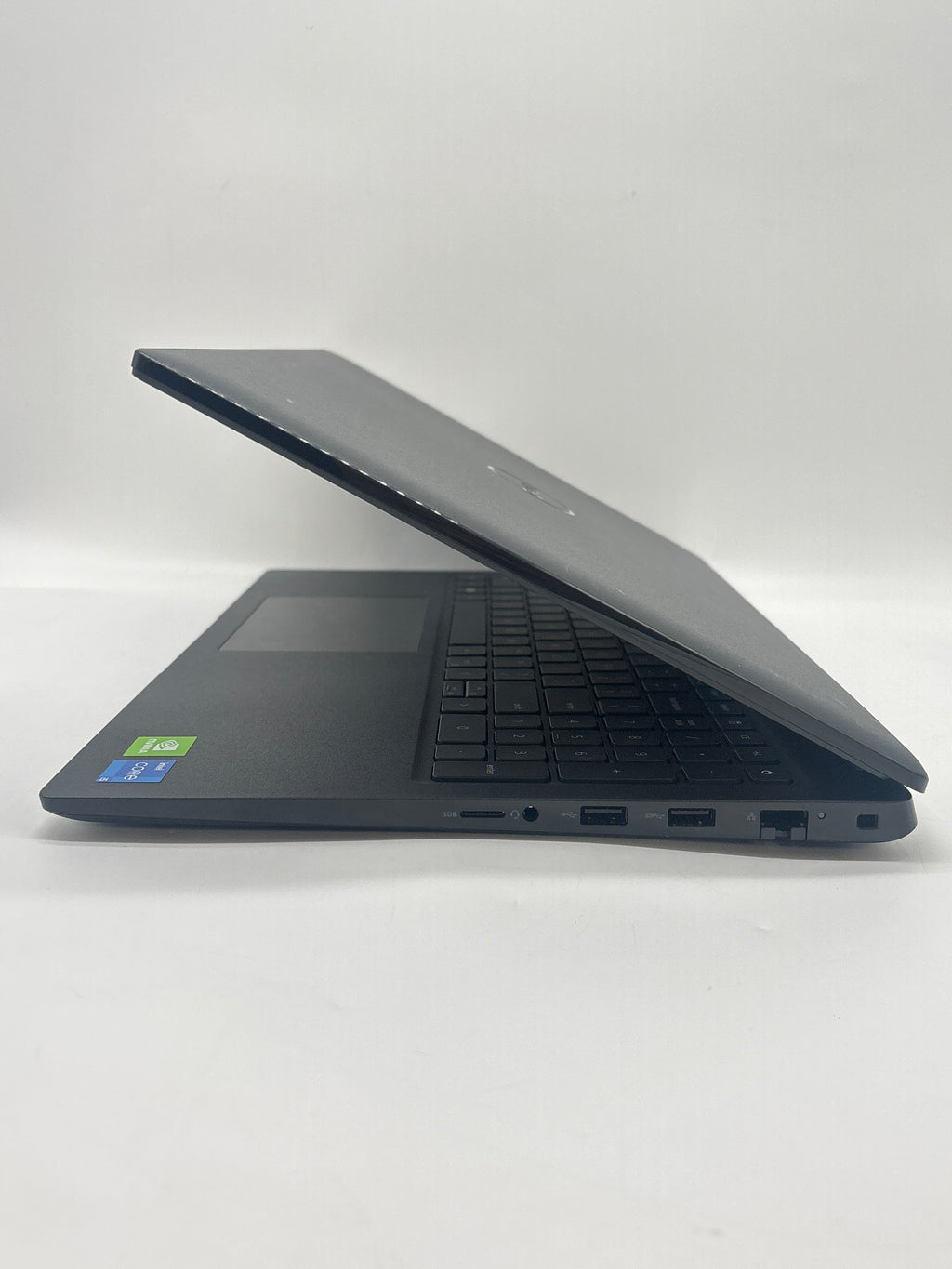 Dell Latitude 3520 15.6" Core i5-1135G7 4GB RAM 256GB SSD GeForce MX350 - Used