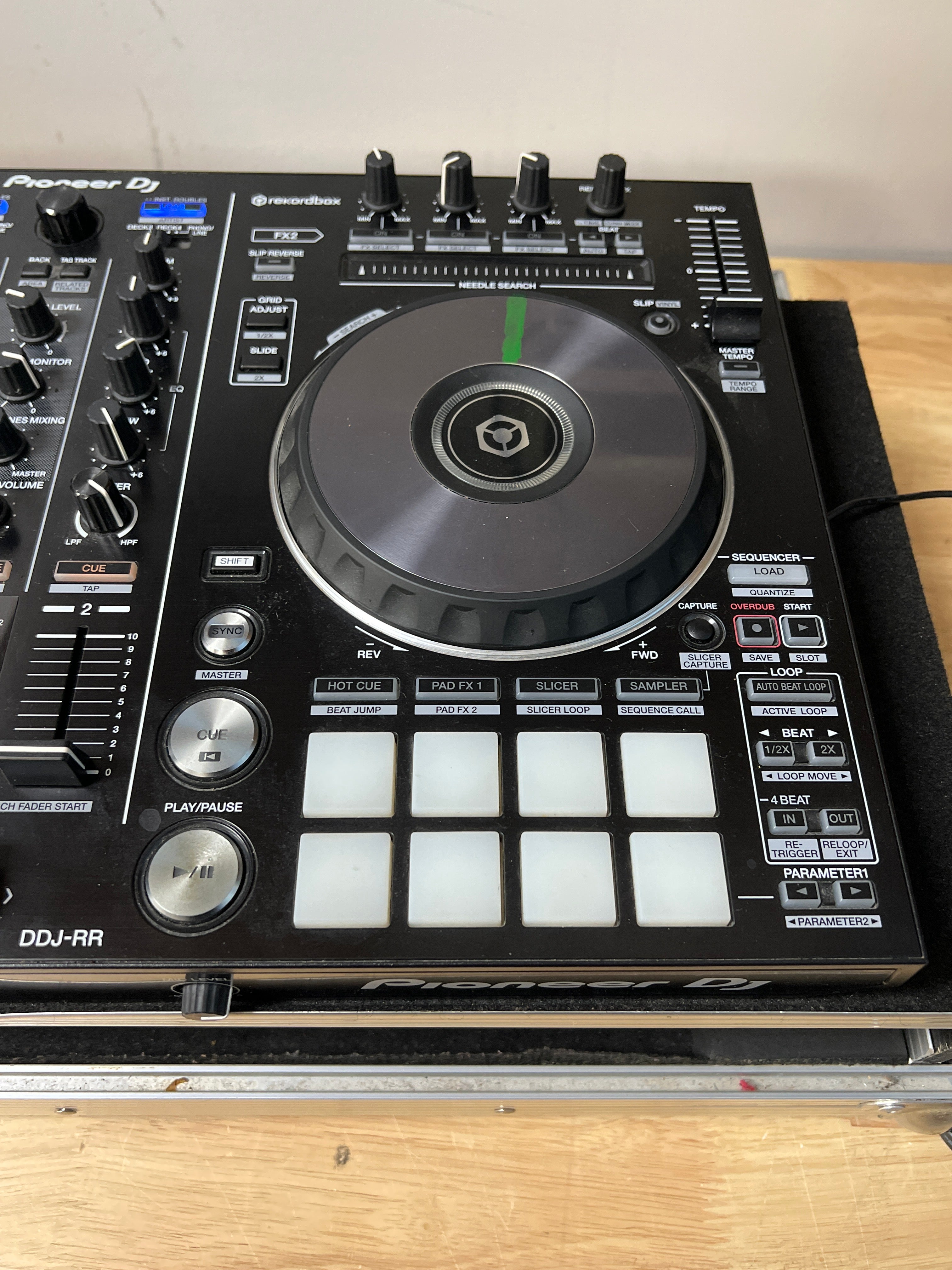 Pioneer DJ DDJ-RR 2-Channel Rekordbox Controller with Travel Case - For Parts (Broken Knob)