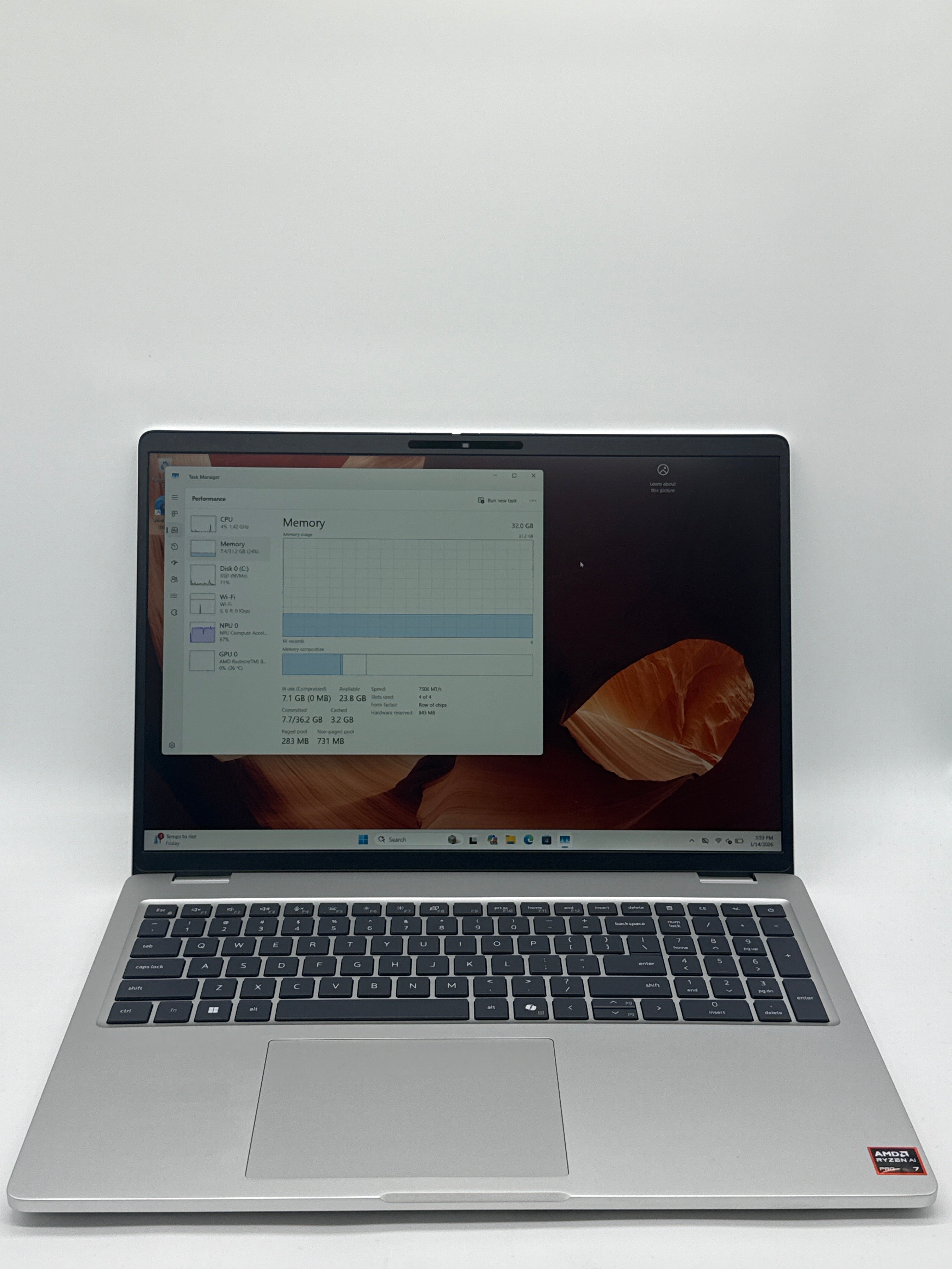 Dell Pro 16 Plus AMD Ryzen AI 7 PRO 350 32GB RAM 512GB SSD (Minor dent on hinge)