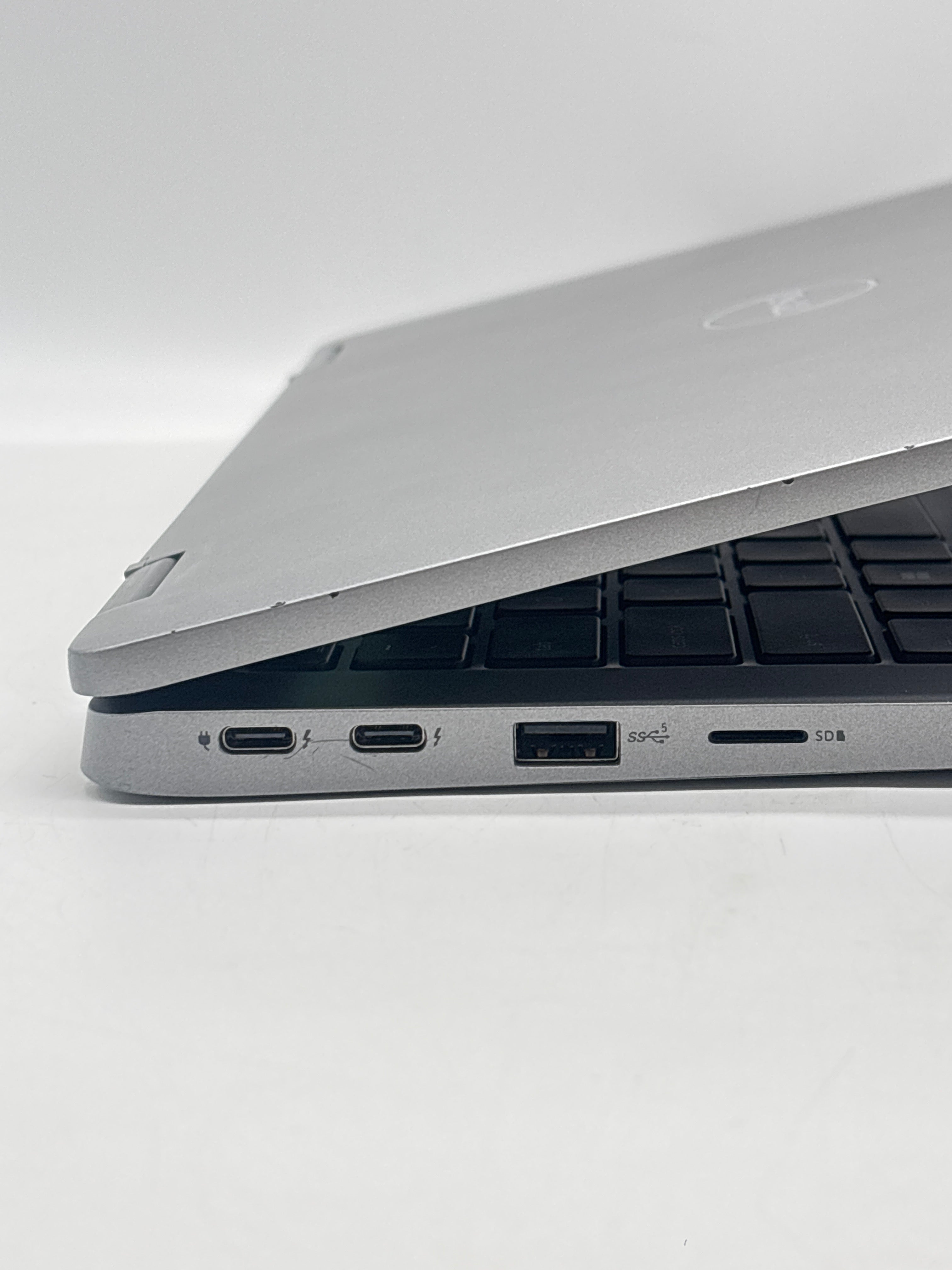Dell Latitude 5330 i5-1235U 16GB RAM 256GB SSD TOUCH