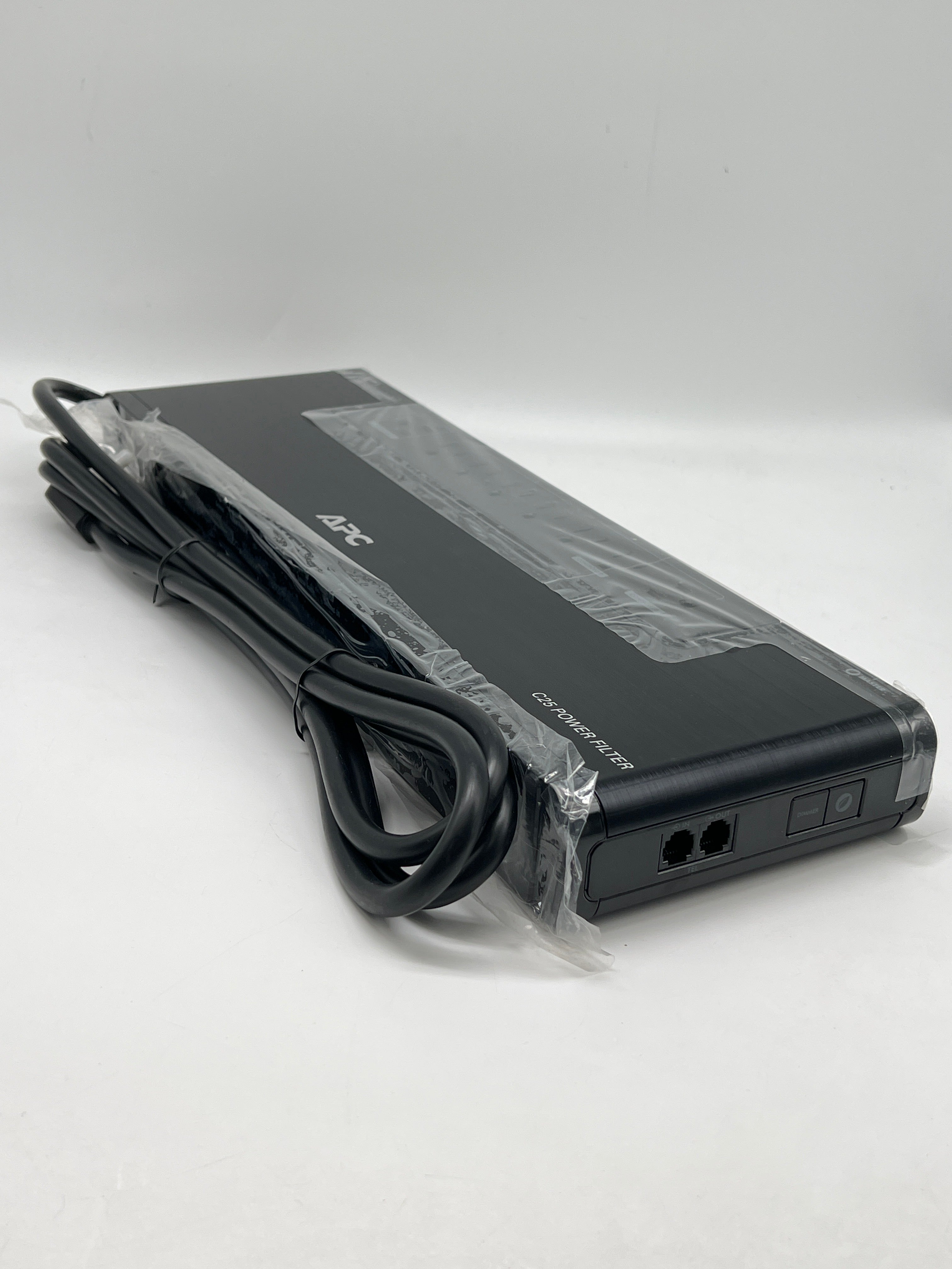 APC C25B AV C-Type 10-Outlet Power Saving Power Filter (120V)  - New In Box