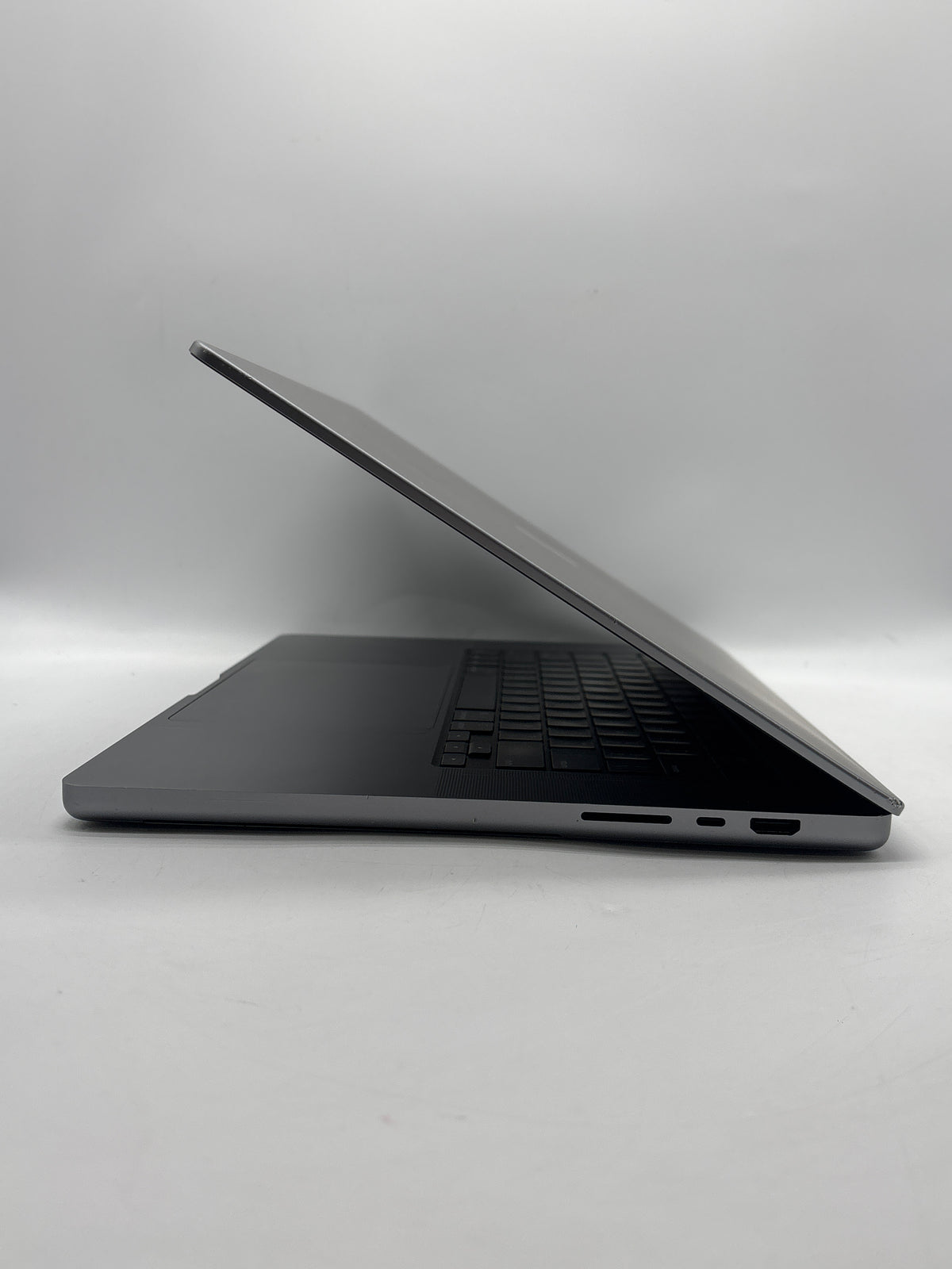 Apple MacBook Pro 16" A2485 M1 Pro 16GB RAM 512GB SSD Space Gray - For Parts