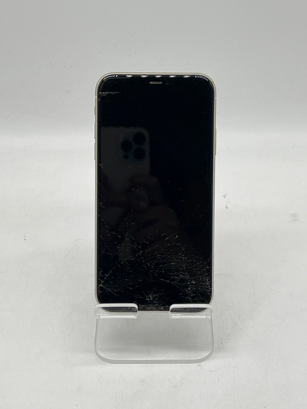 Apple iPhone 11 6.1" 128GB AT&T Locked White - READ