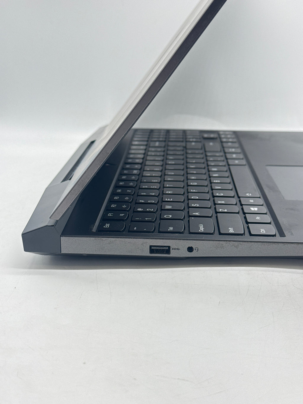 Lenovo Legion Y7000P-1060 i7 8750H 8GB RAM 1TB HDD GTX 1060 - READ