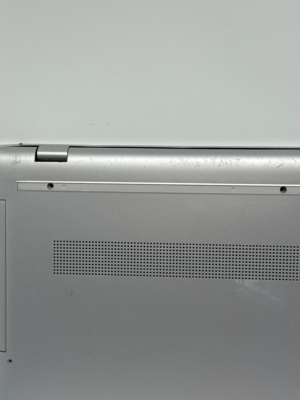HP Envy 17-ae165nr 17" Laptop Core i7 8550U 8GB RAM 1TB HDD - For Parts