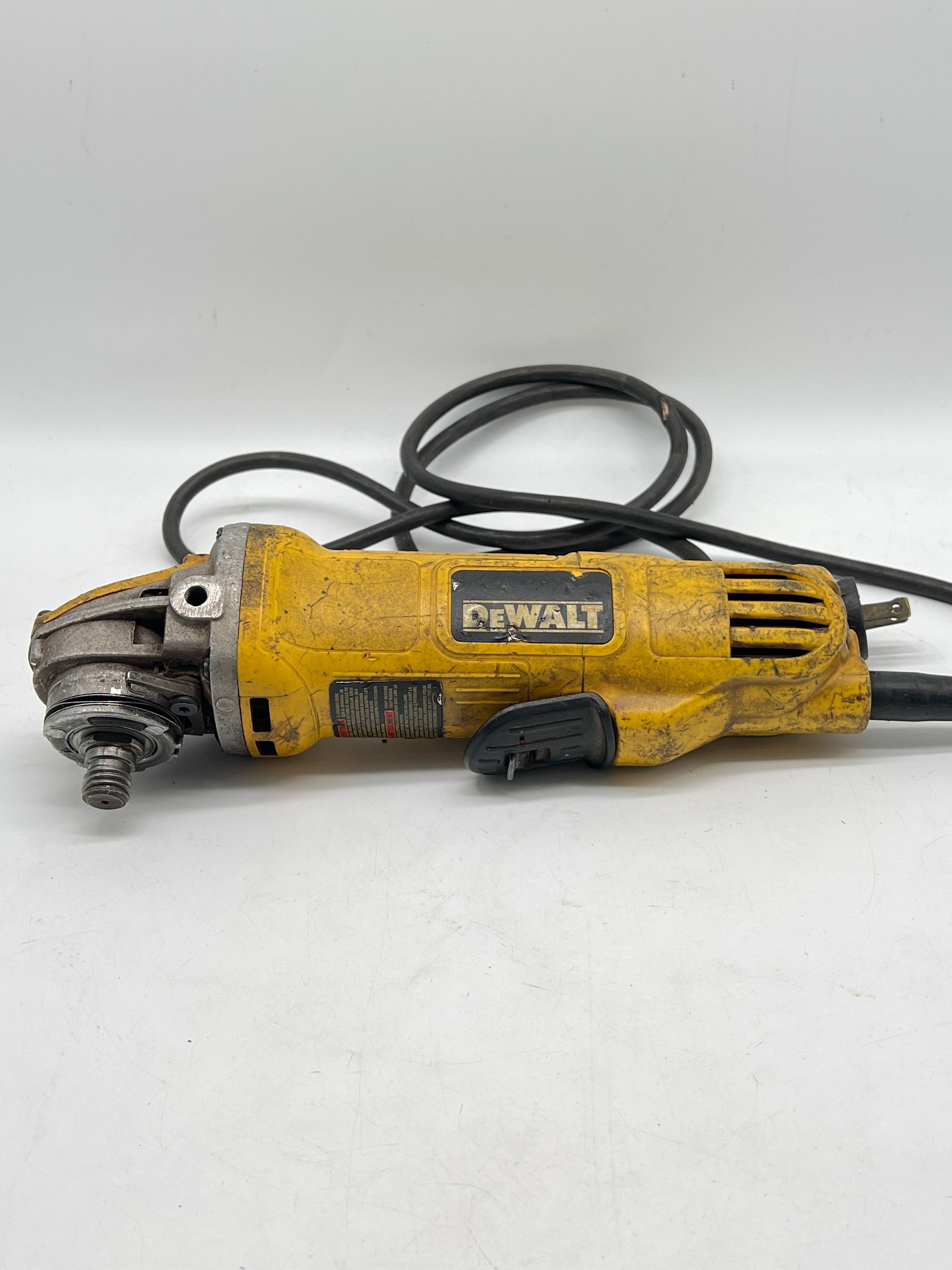 DEWALT DWE4120 4 1/2" ANGLE GRINDER PDS037253 - Used