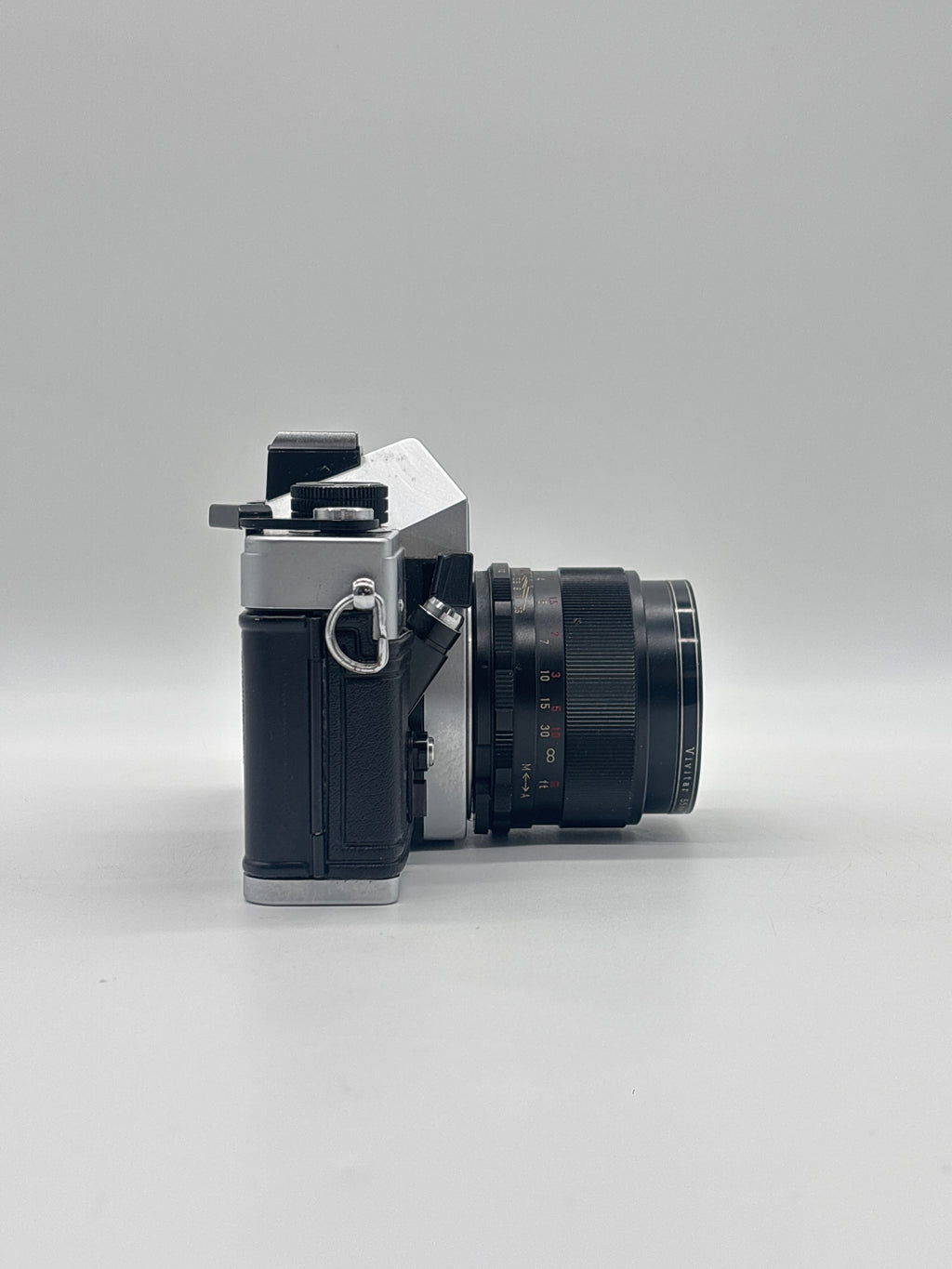 Praktica MTL 5 Vintage Camera - For Parts (Untested, Cracked Lens)
