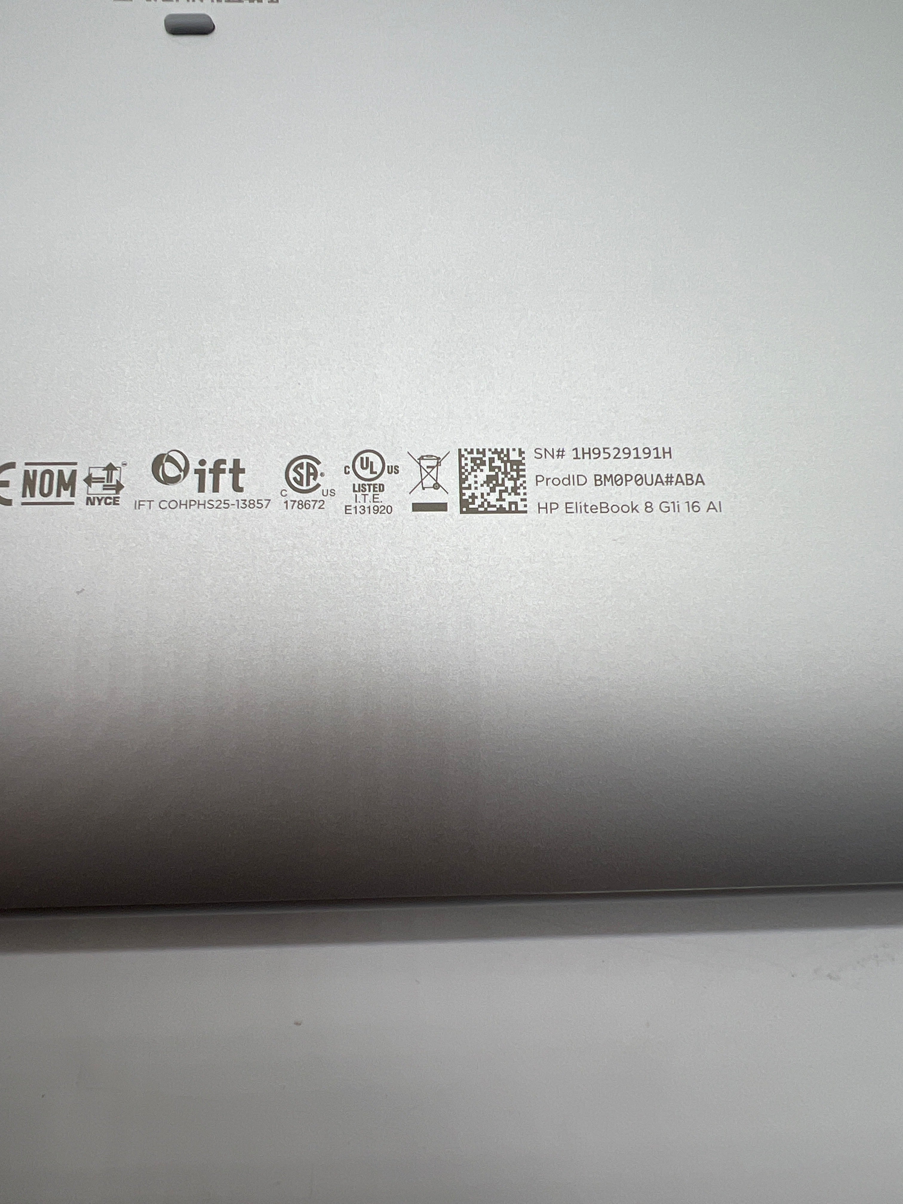 HP EliteBook 8 G1i 16 AI Ultra 7 32GB 1TB SSD Silver