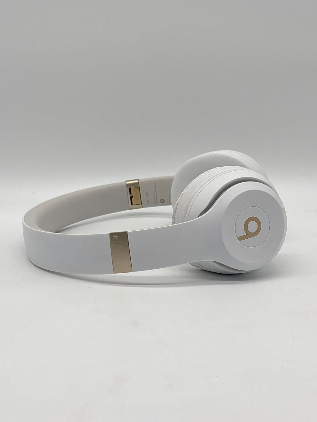 Beats Solo 4 Wireless Headphones White
