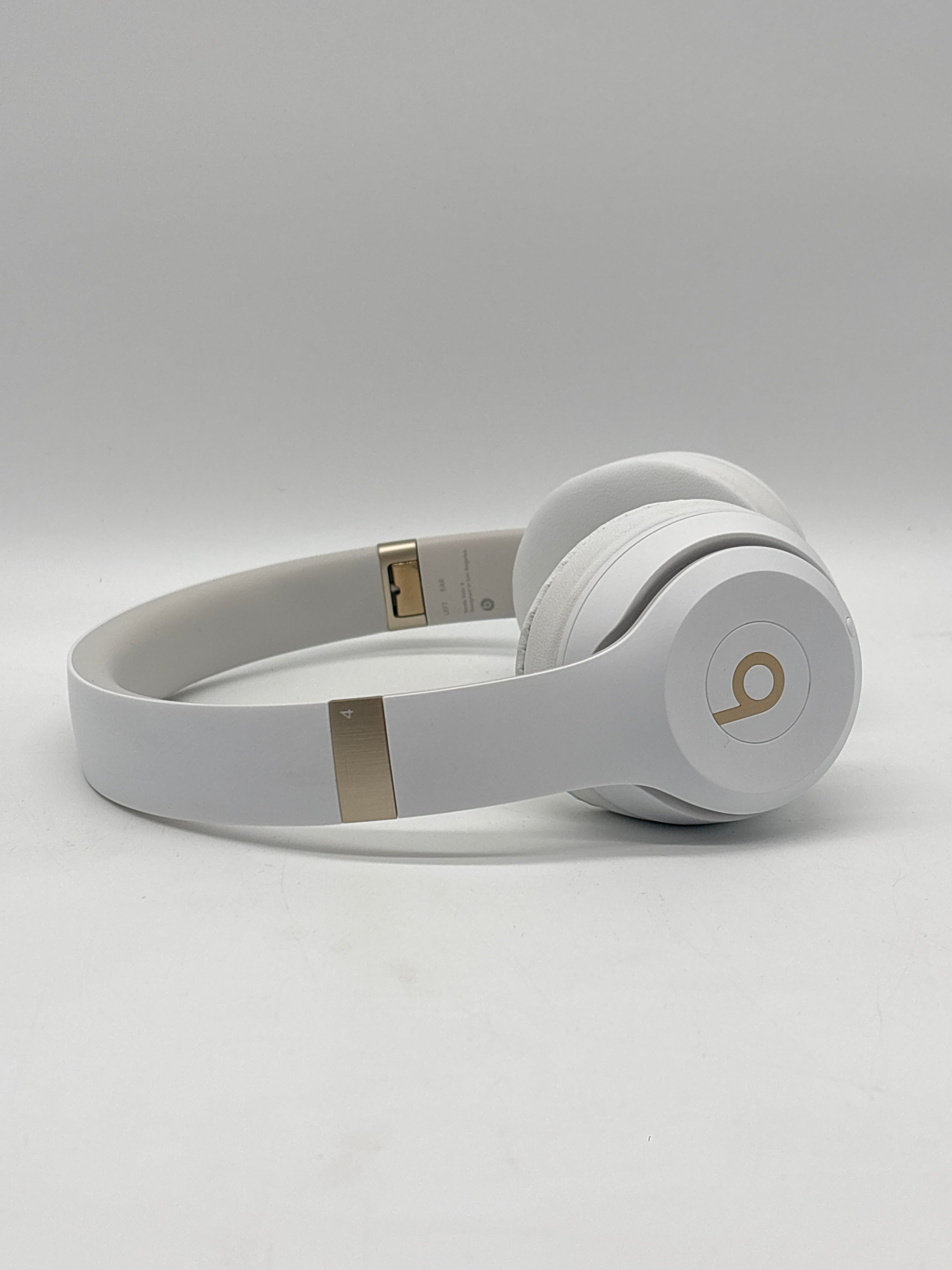 Beats Solo 4 Wireless Headphones White