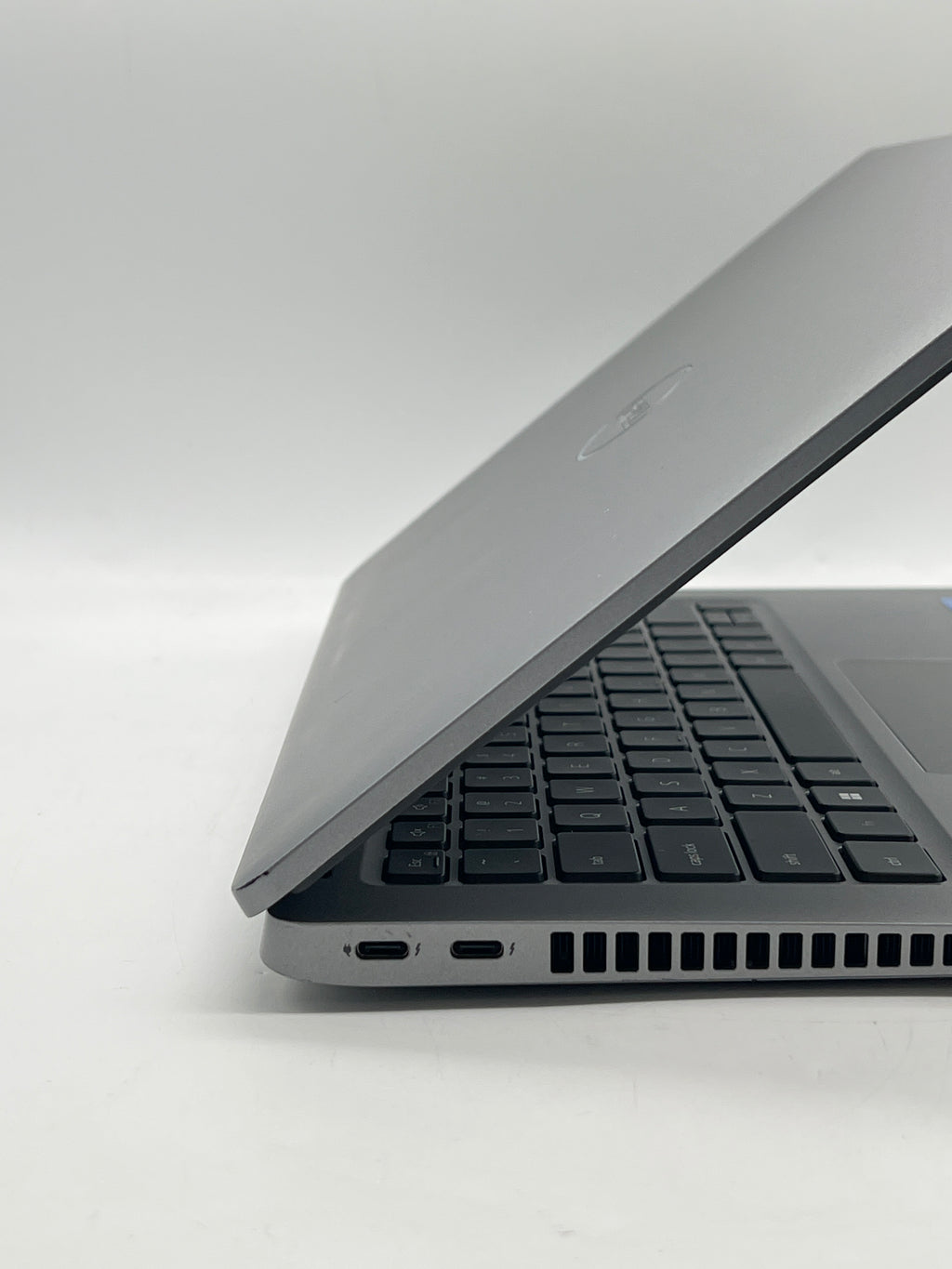 Dell Latitude 5430 13" Intel Core i5-1235U 32GB RAM 256GB SSD Gray - Used