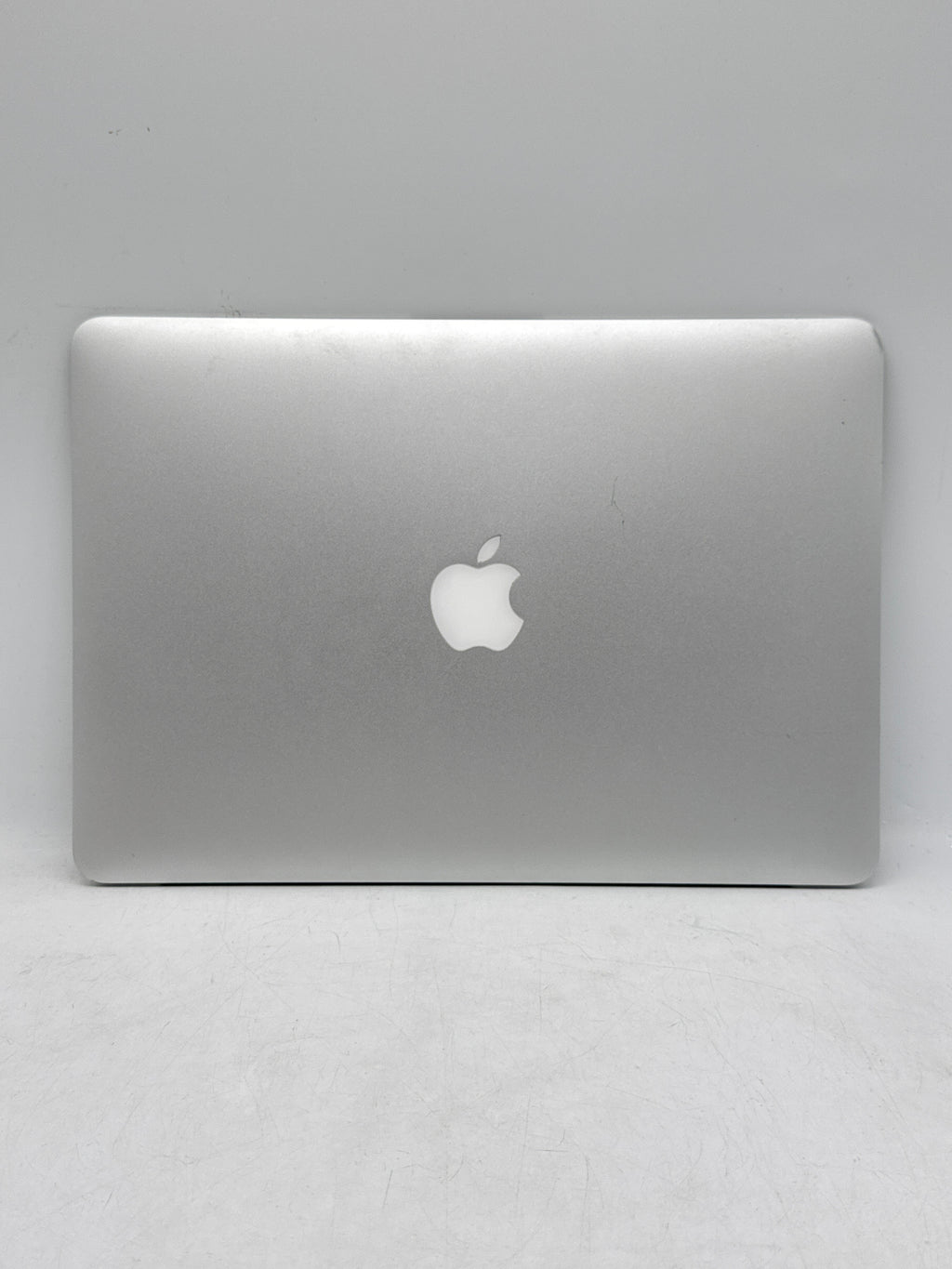 Apple MacBook Air 13in A1466 2015 Core i5 8GB RAM 256GB Flash - Used