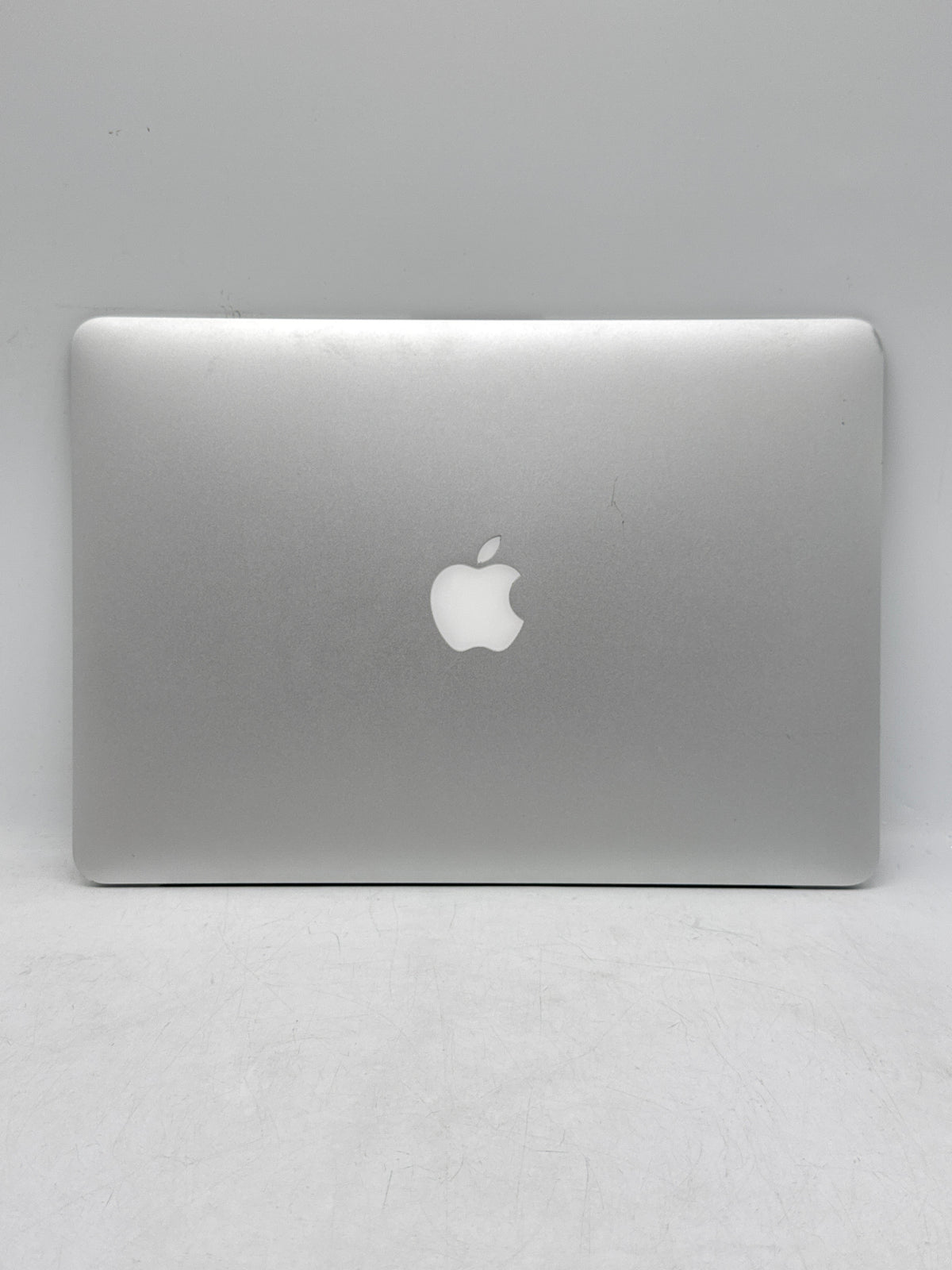 Apple MacBook Air 13in A1466 2015 Core i5 8GB RAM 256GB Flash - Used