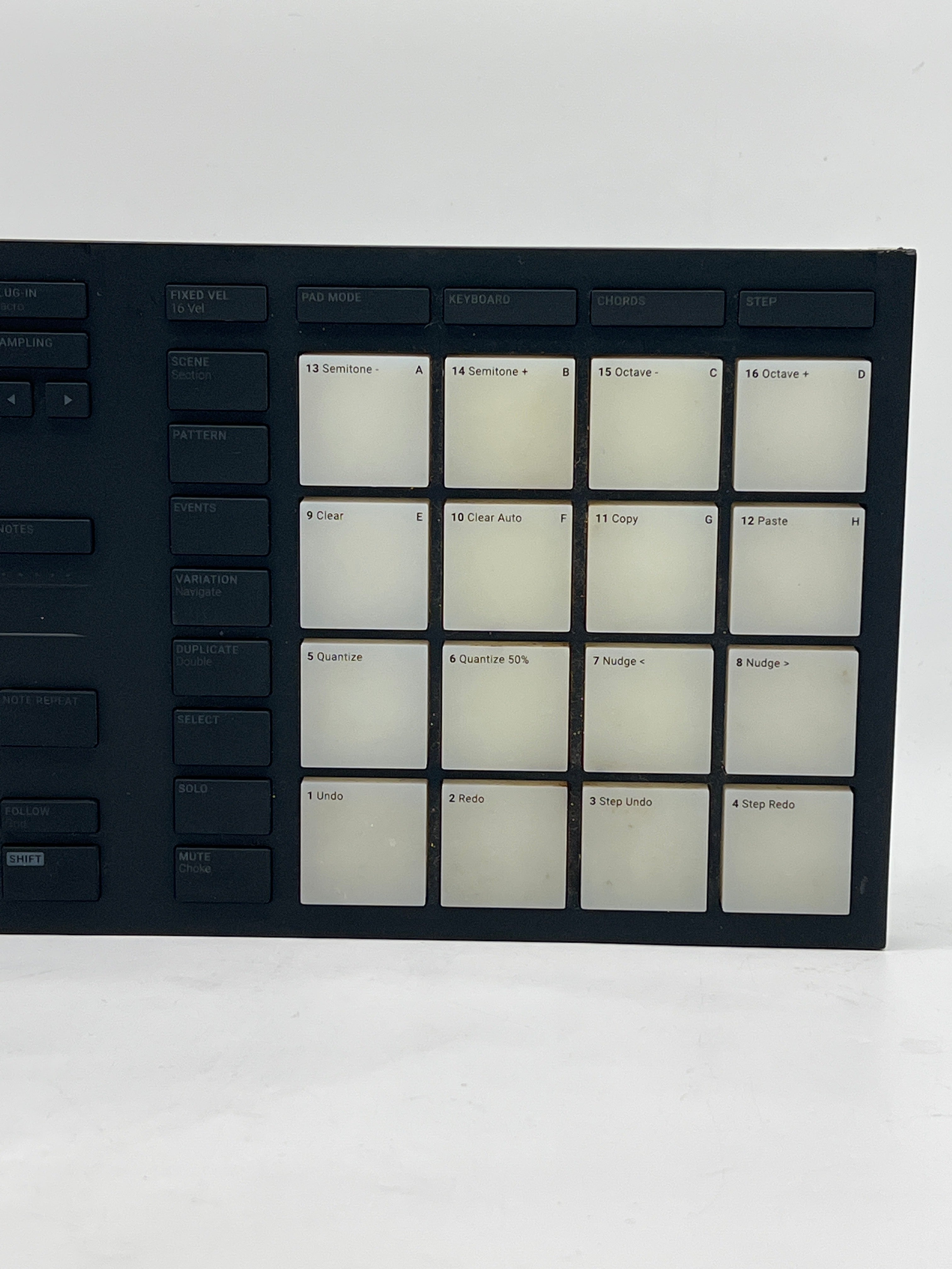 MASCHINE MIKRO MK3 Portable MIDI Interface - Used