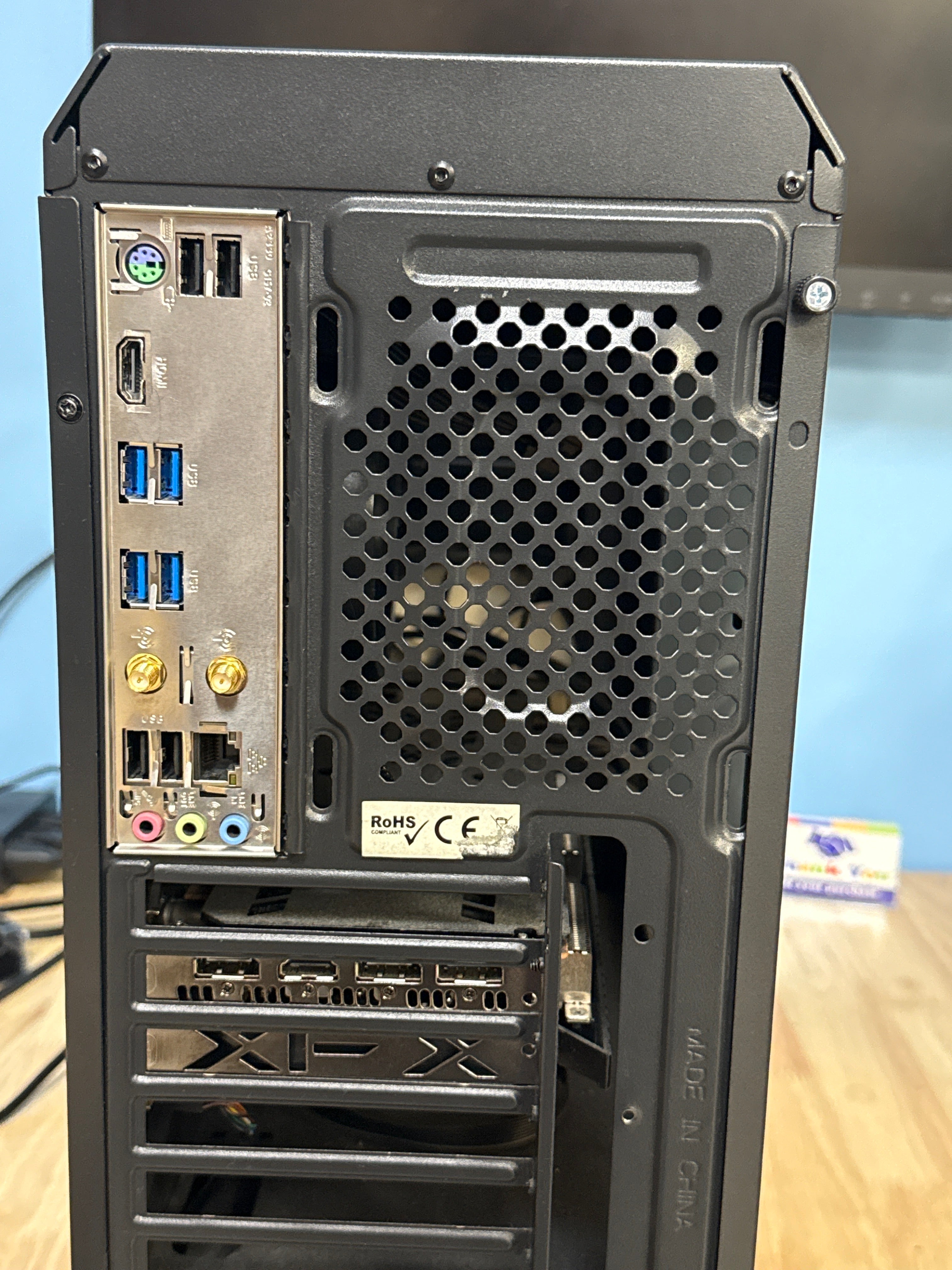 Custom PC Ryzen 7 2700X 32GB RAM 2TB SSD RX6700 XT