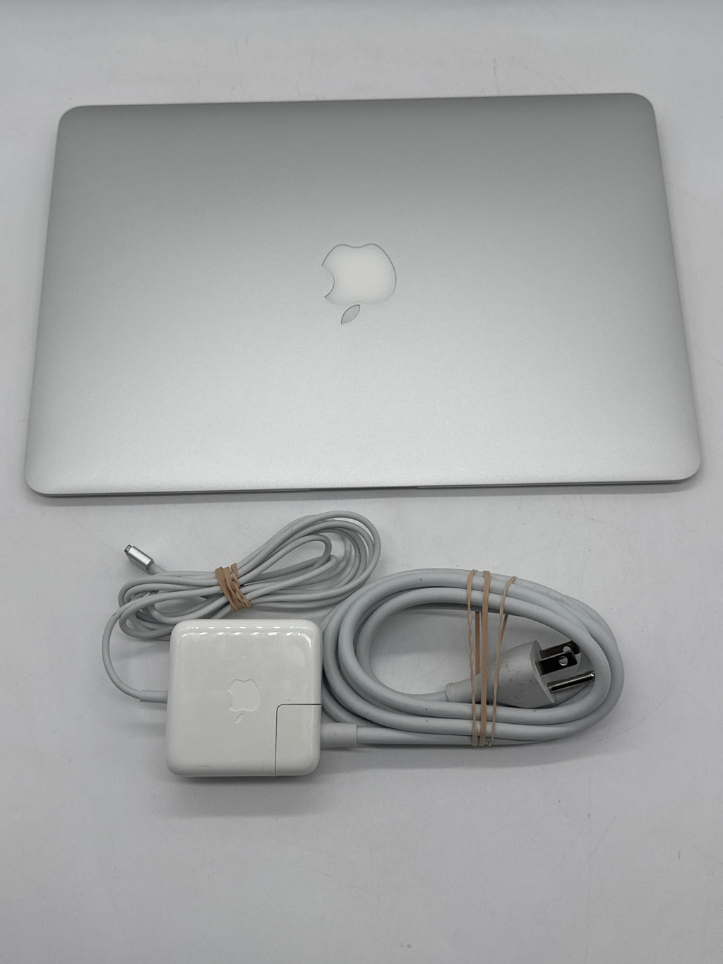 Apple MacBook Air 13" A1466 2013 i7 8GB RAM 500GB SSD - For Parts [Bad Battery]