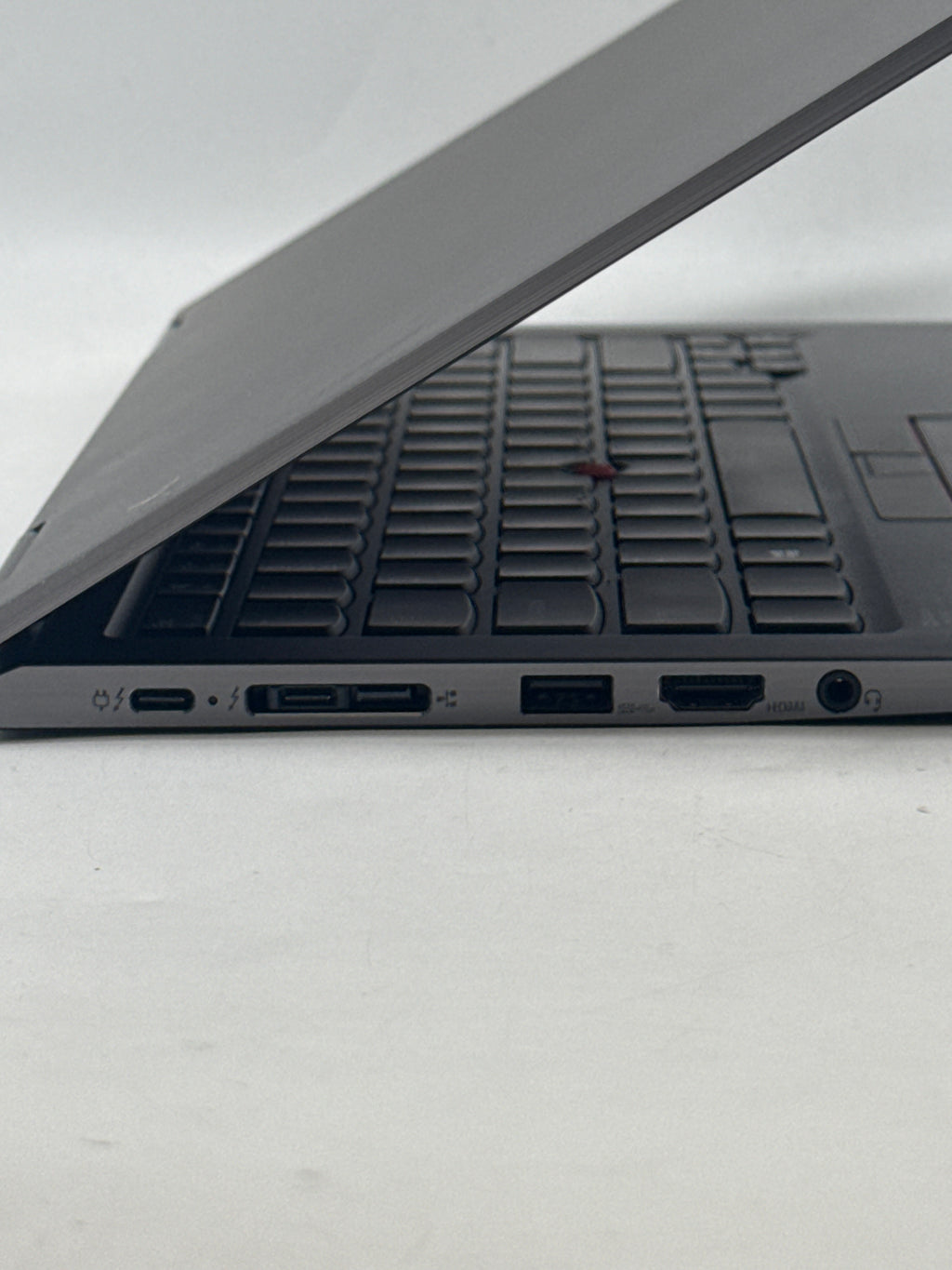 Lenovo ThinkPad X1 Yoga 4th Gen 14" Intel i7-8665U 16GB RAM 256GB SSD - Used