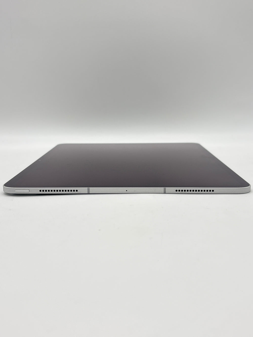 Apple iPad Pro 13" M5 ME7X4LL/A 256GB Silver Wi-Fi + 5G - Unlocked (Cycle Count 2)