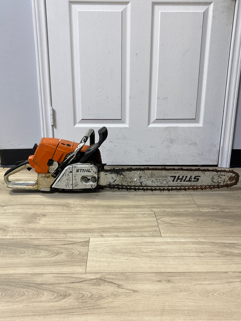 STIHL MS 461 Gas Chainsaw Chain Brake Two-Handed Grip w/ Bar Cover