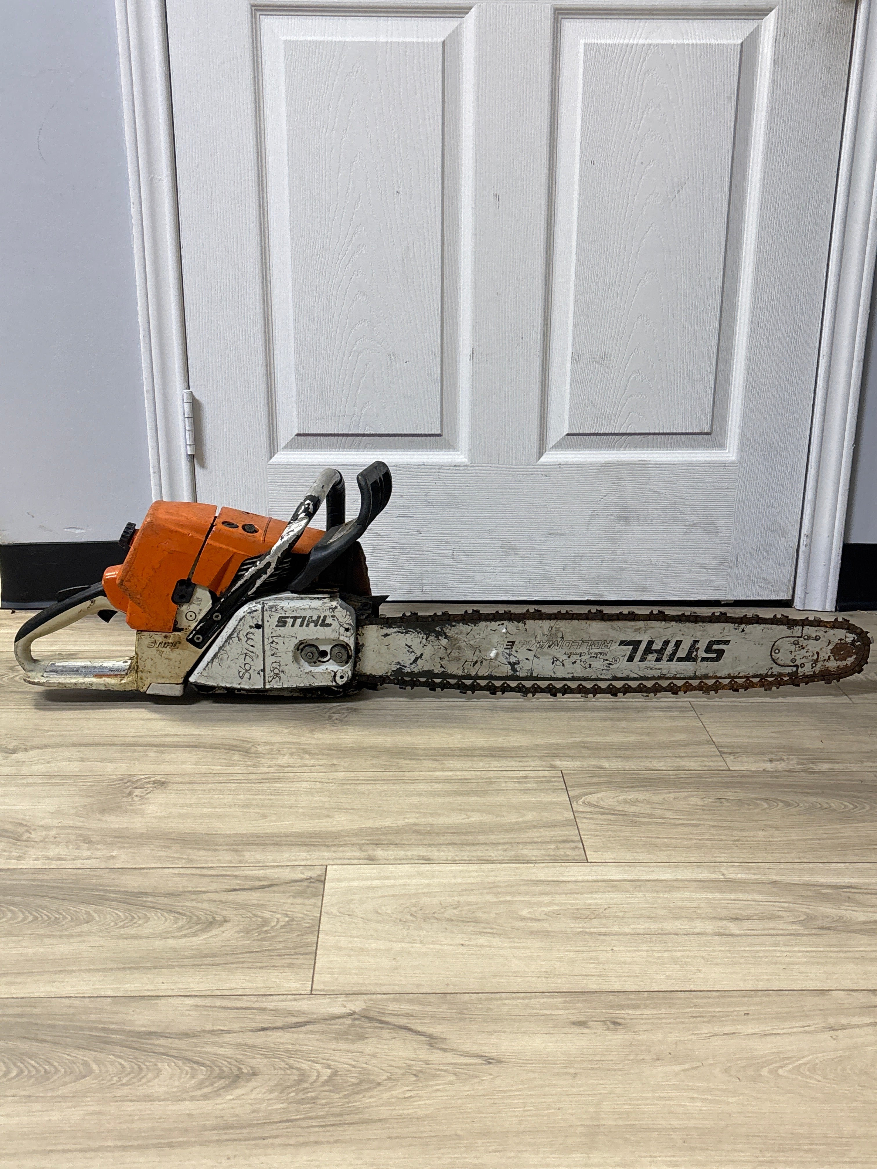 STIHL MS 461 Gas Chainsaw Chain Brake Two-Handed Grip w/ Bar Cover