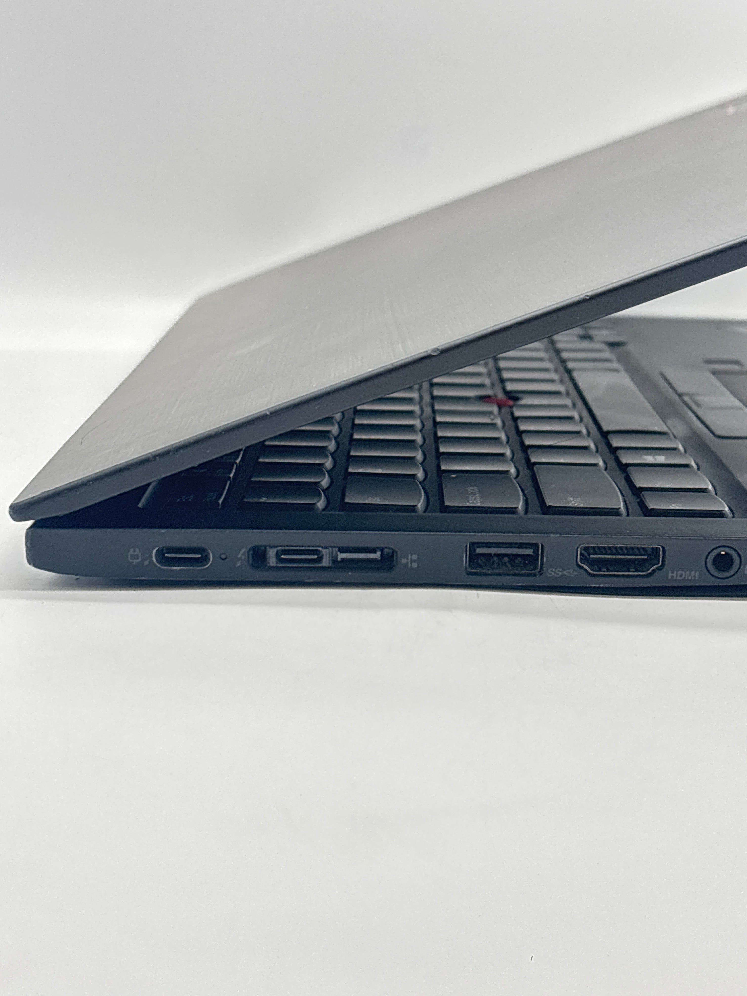 Lenovo ThinkPad X1 Carbon Gen 8 i7-10610U 16GB RAM 256GB SSD - Used