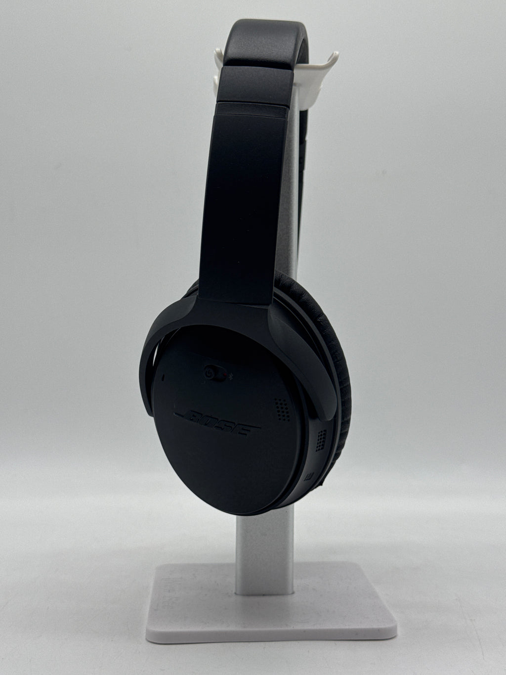 Bose QuietComfort 35 II Wireless Bluetooth Headphones W/ Carrying Case & Jacks - Used
