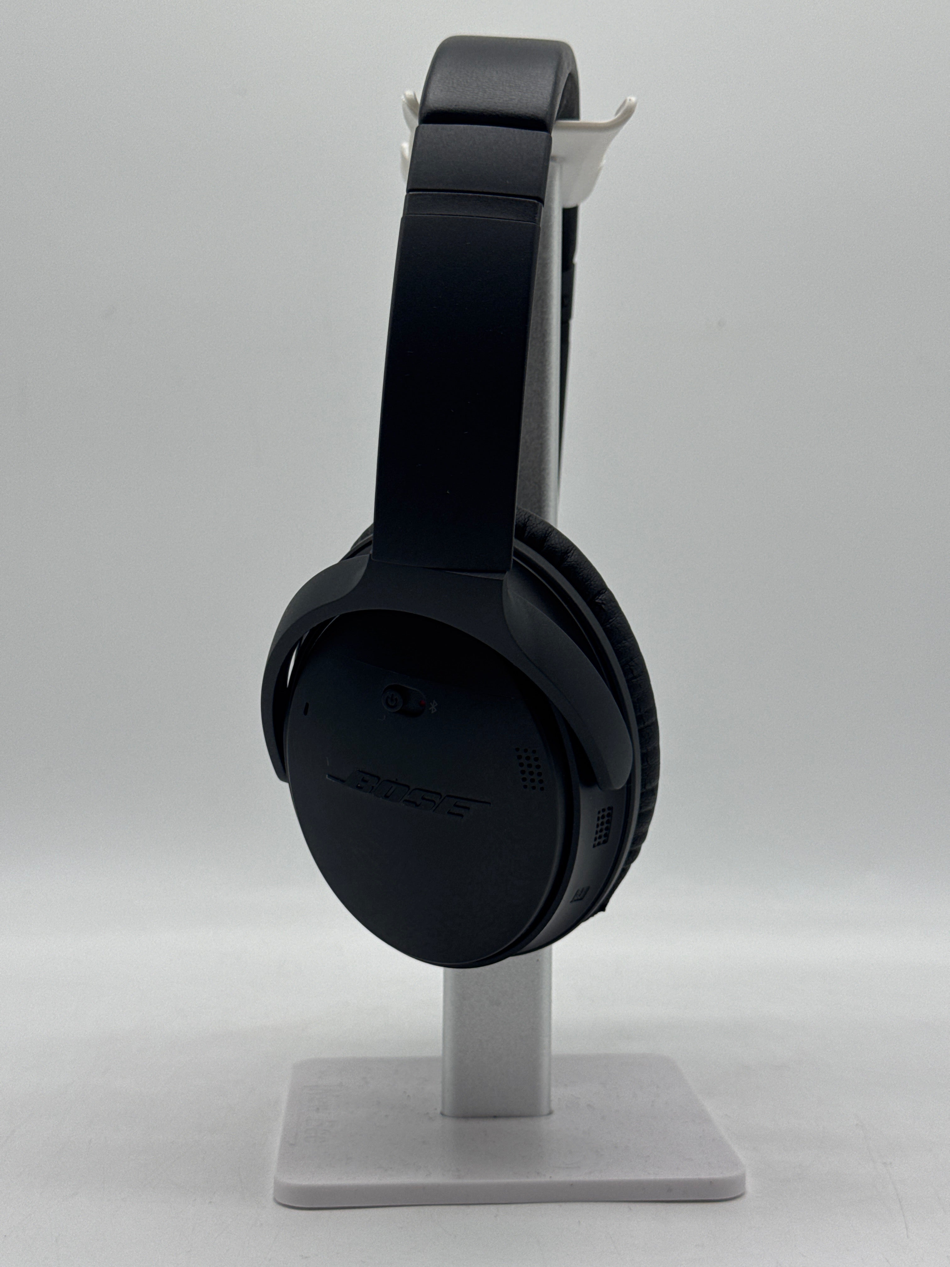 Bose QuietComfort 35 II Wireless Bluetooth Headphones W/ Carrying Case & Jacks - Used