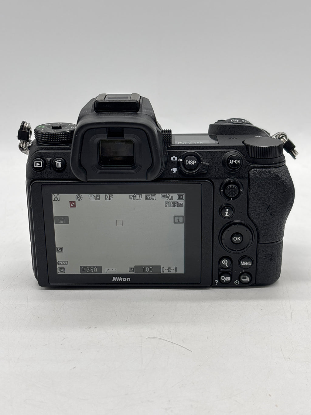 Nikon Z6 Mirrorless w/ NIKKOR Z 24-70mm f/4 S Lens Black - Used