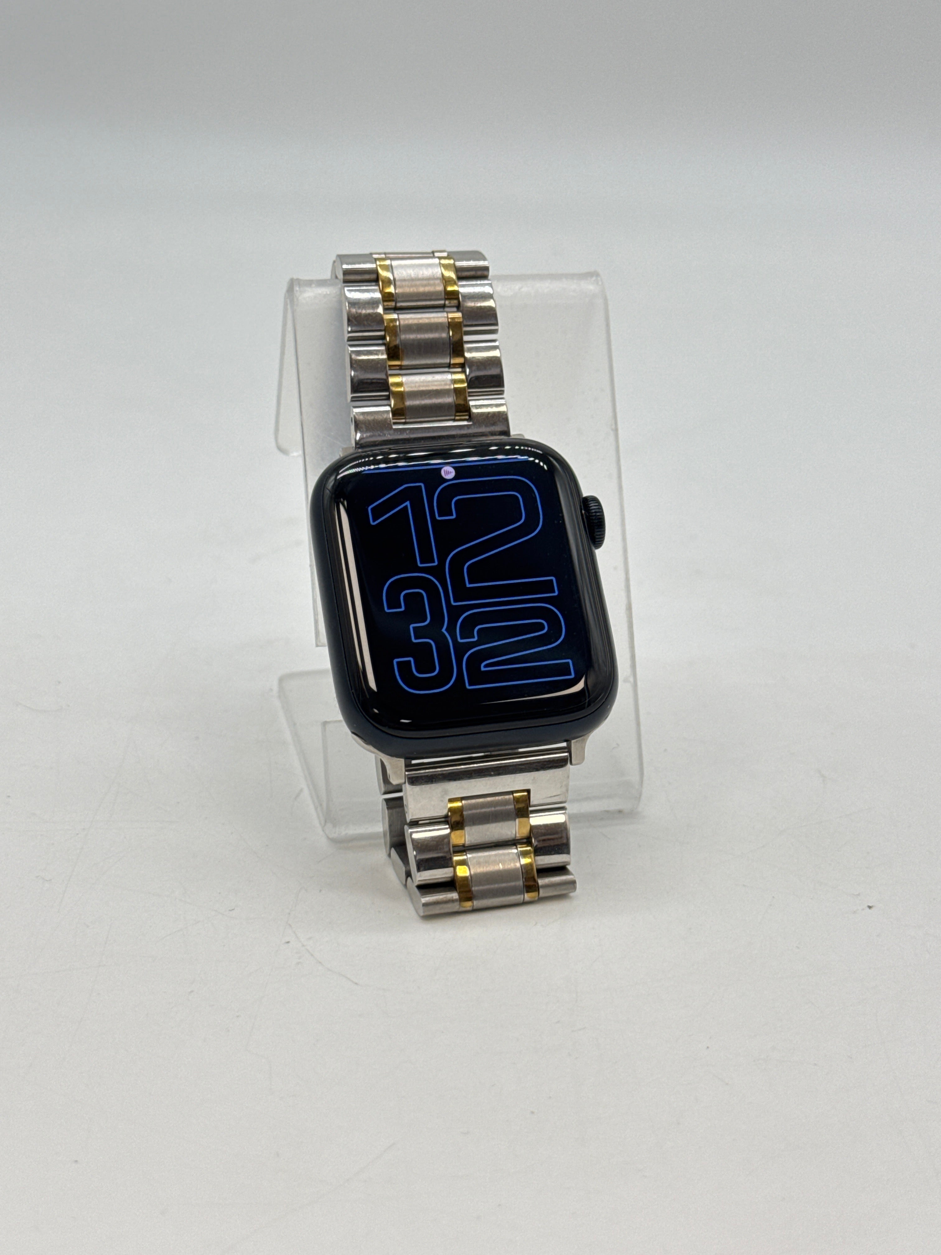 Apple Watch SE 2 GPS A2723 44mm Black Aluminum - Used