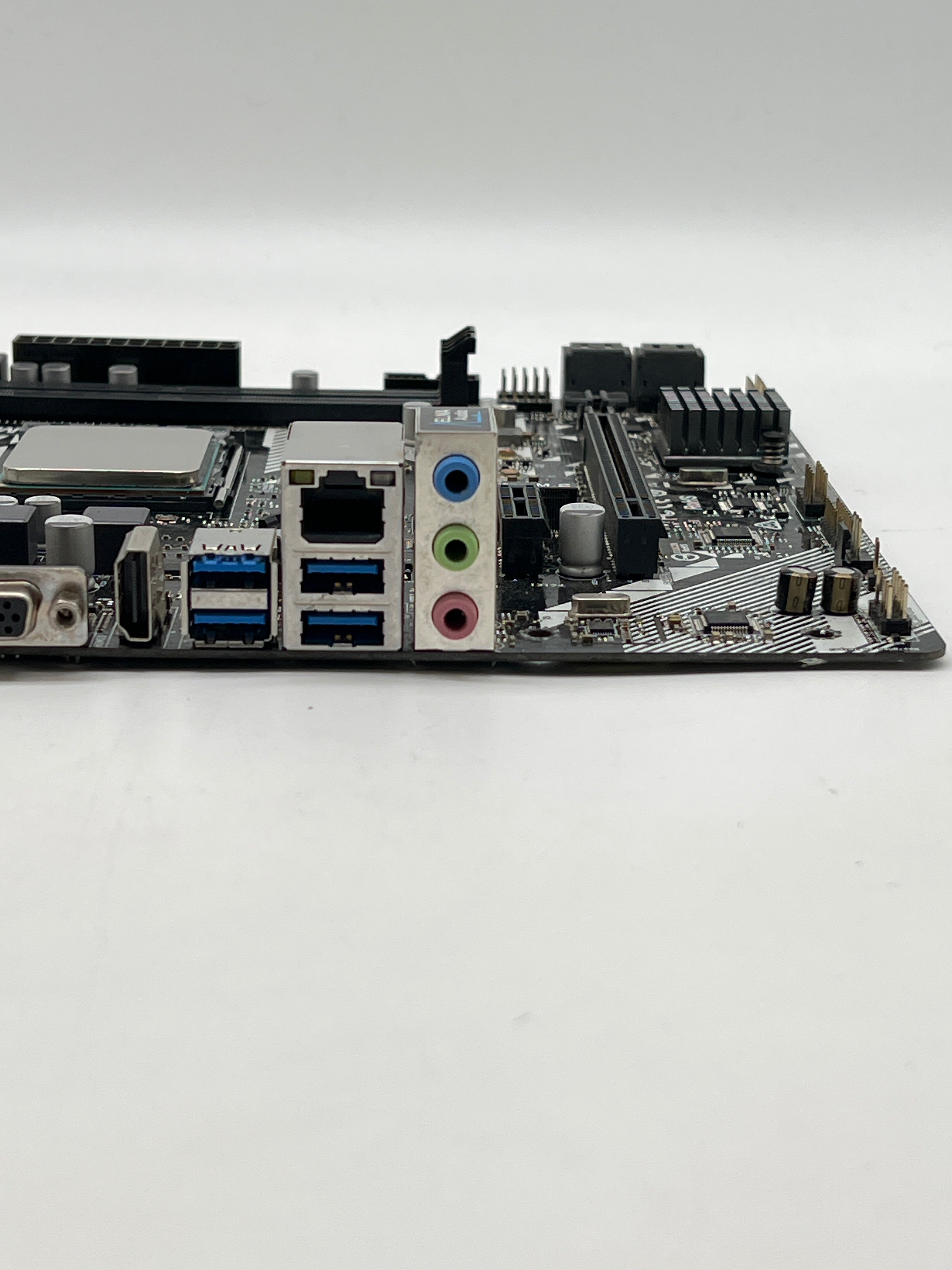 ASRock A320M-HDV AM4 Motherboard w AMD Ryzen 5 3400G - Used