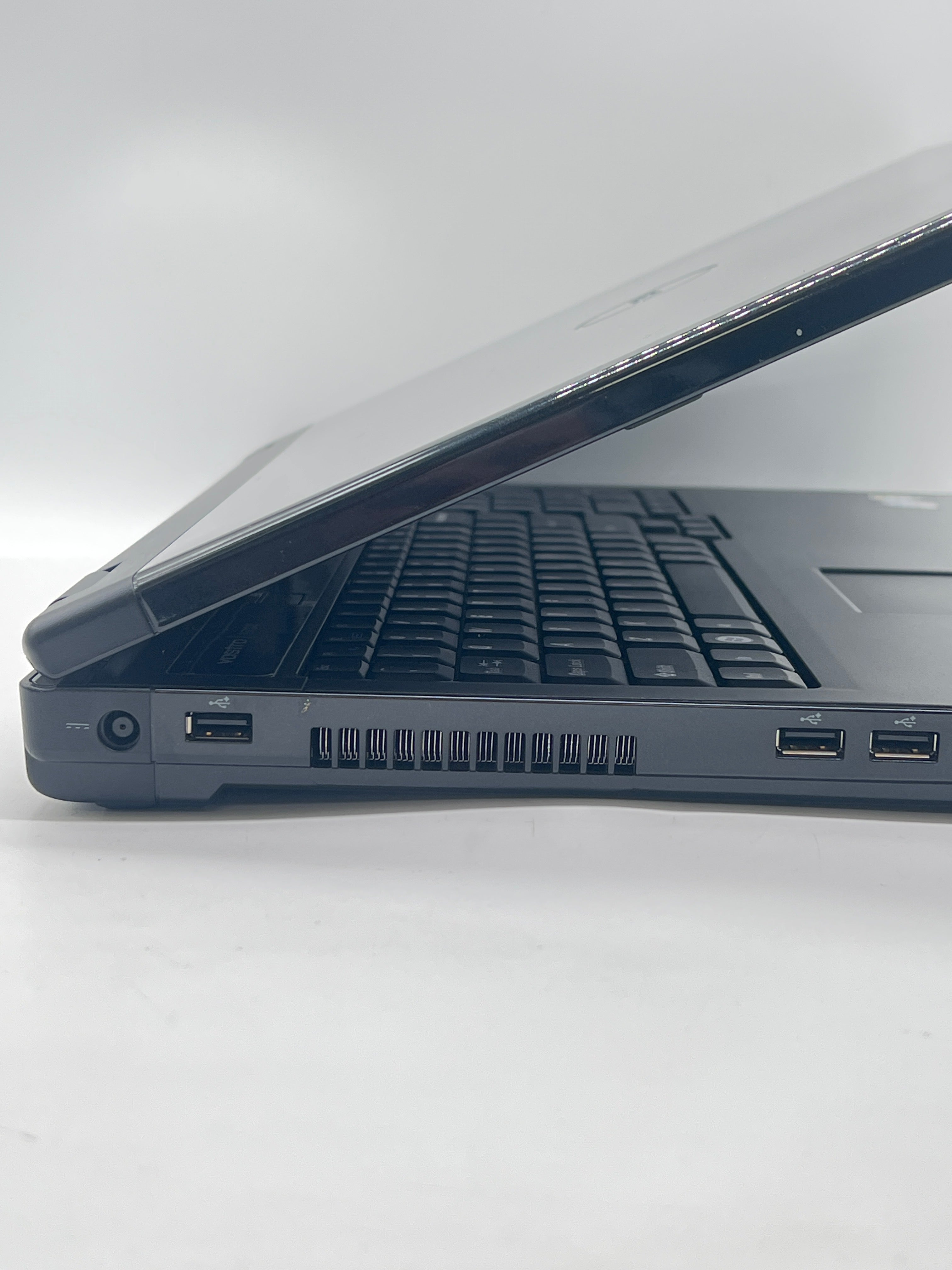 Dell Vostro 1720 2 Duo T9550 4GB RAM 160GB HD - For Parts (Bad Battery)
