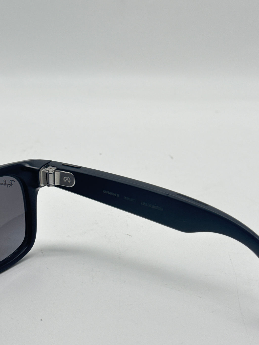 Ray-Ban Meta Wayfarer Gen 1 Smart Glasses RW4006 32GB Bluetooth 5.2 Wi-Fi 6