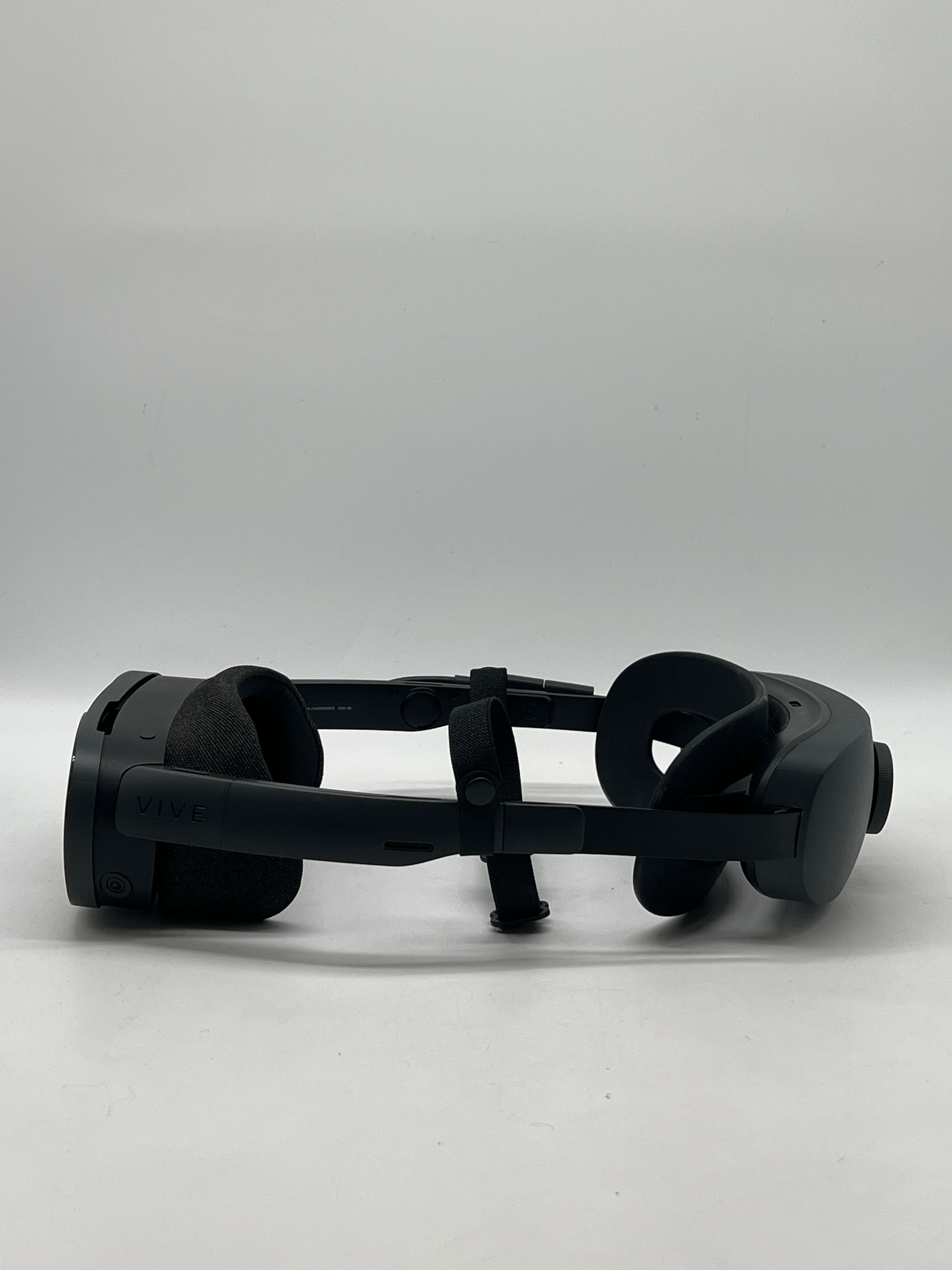 HTC Vive XR Elite 128GB Standalone All-in-One VR Headset Black - Used