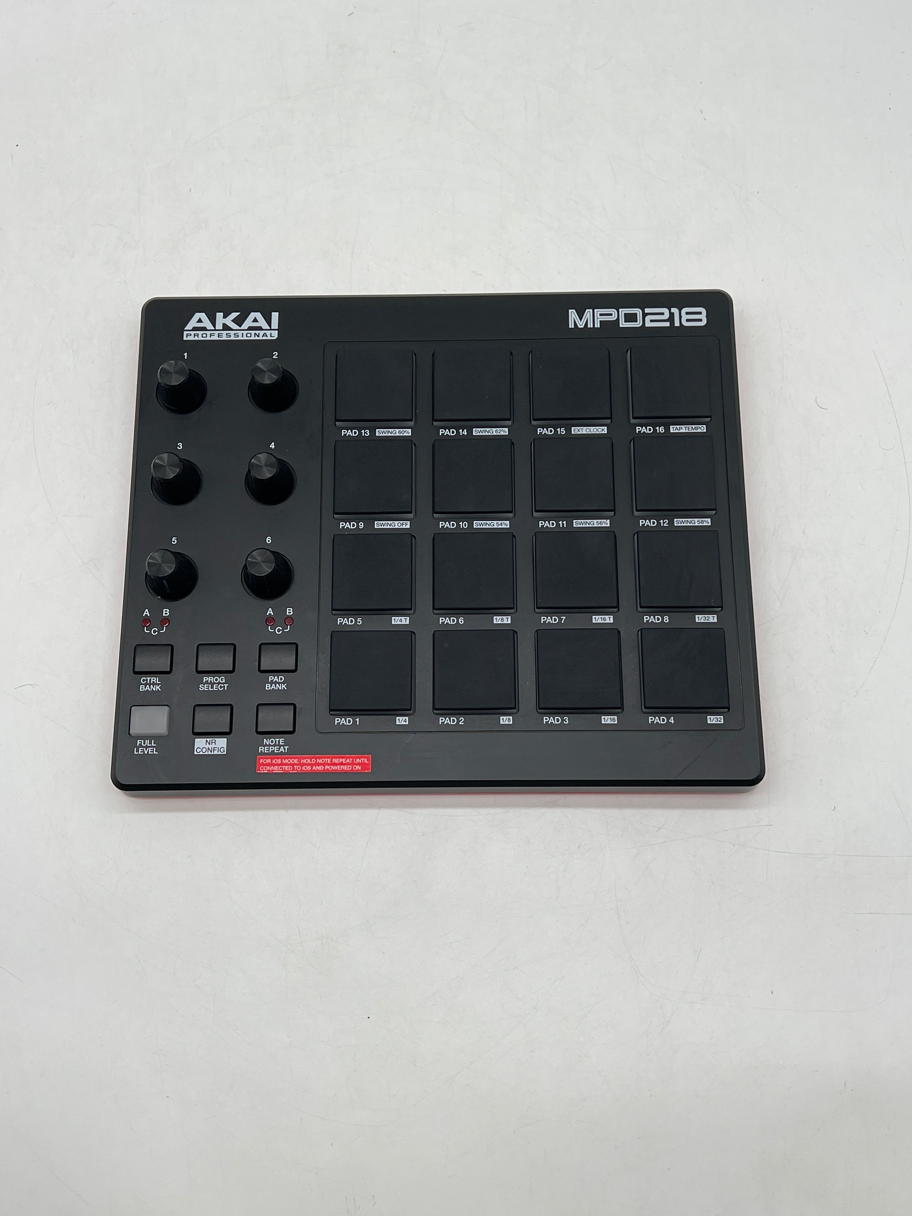AKAI Professional MPD218 USB MIDI Controller 16 MPC Drum Pads - Used