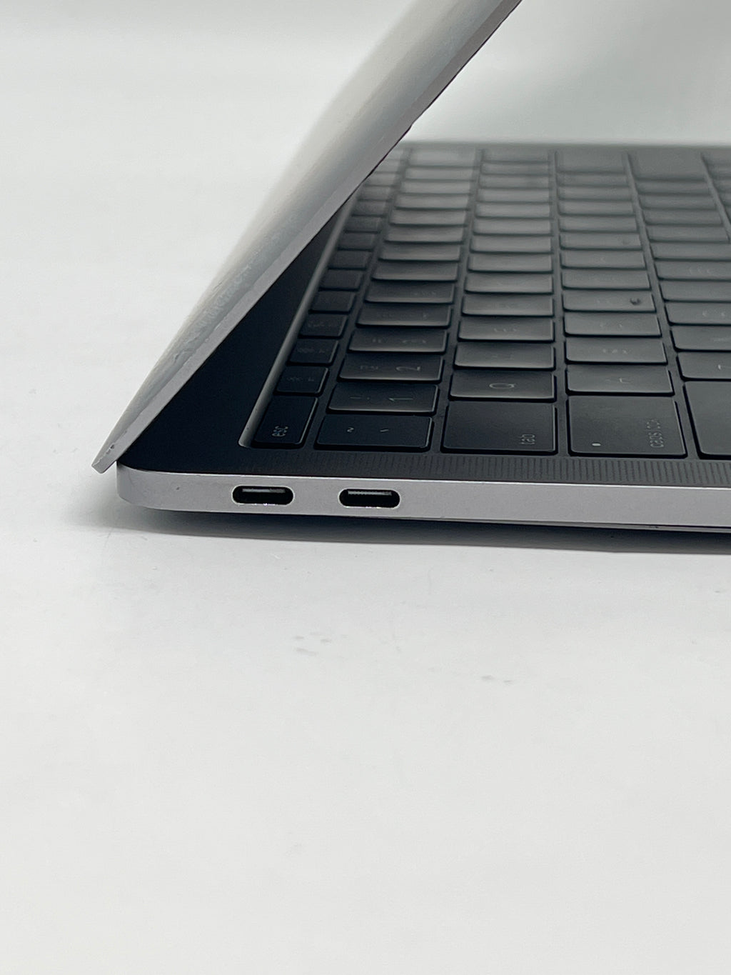 Apple MacBook Pro 13" A1706 Core i5 8GB RAM 256GB SSD - For Parts (Read)
